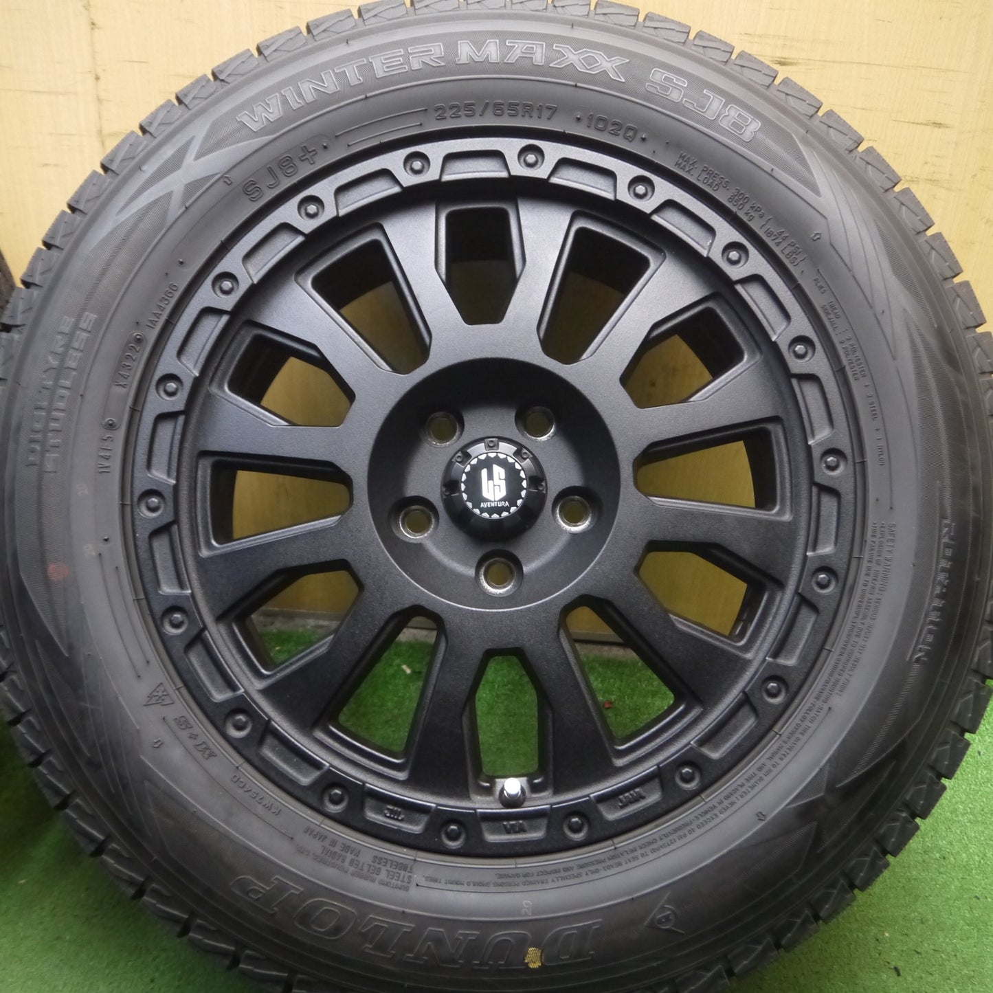 *送料無料* バリ溝！22年！美品！ほぼ10分★スタッドレス 225/65R17 ダンロップ ウインターマックス SJ8 AVENTURA 阿部商会 17インチ PCD114.3/5H★4022007Hス