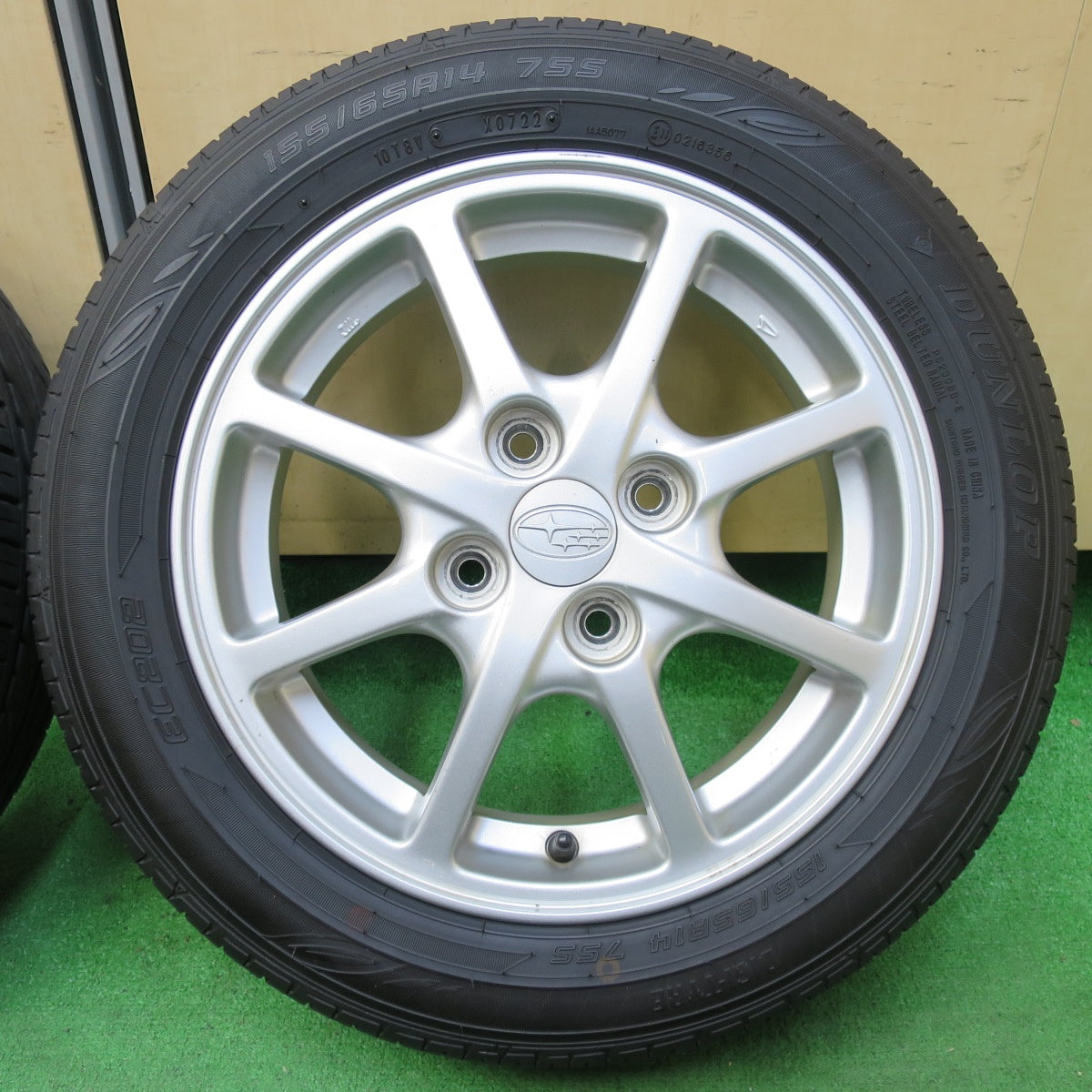 *送料無料* バリ溝！22年！9分★スバル LA300F プレオ プラス 純正 155/65R14 ダンロップ EC202 14インチ PCD100/4H★4071202イノ