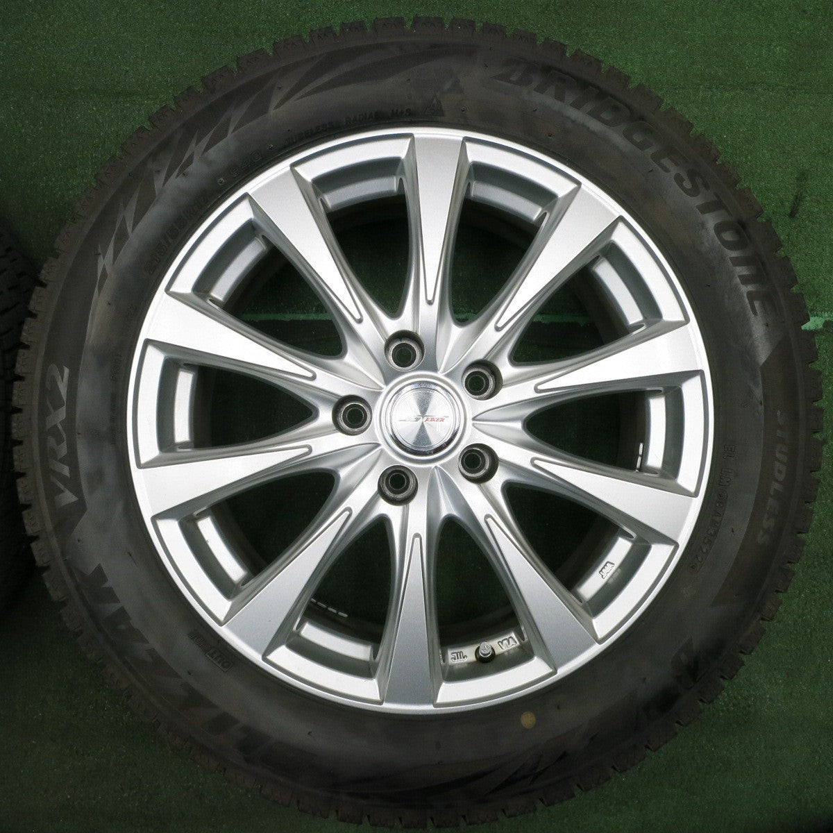 *送料無料* バリ溝！22年！綺麗！9.5分★スタッドレス 215/55R17 ブリヂストン ブリザック VRX2 JOKER ジョーカー 17インチ PCD114.3/5H★4041903NJス