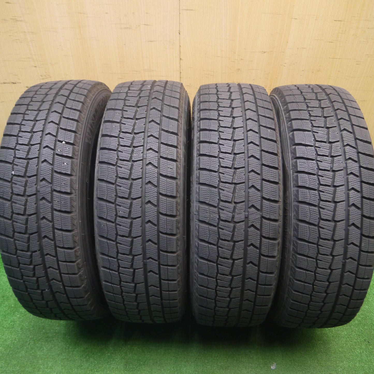 [送料無料] バリ溝！キレイ！9.5分★スタッドレス 195/60R17 ダンロップ ウインターマックス WM02 Lofida XH5 ロフィーダ 17インチ PCD100/4H★4102502Hス