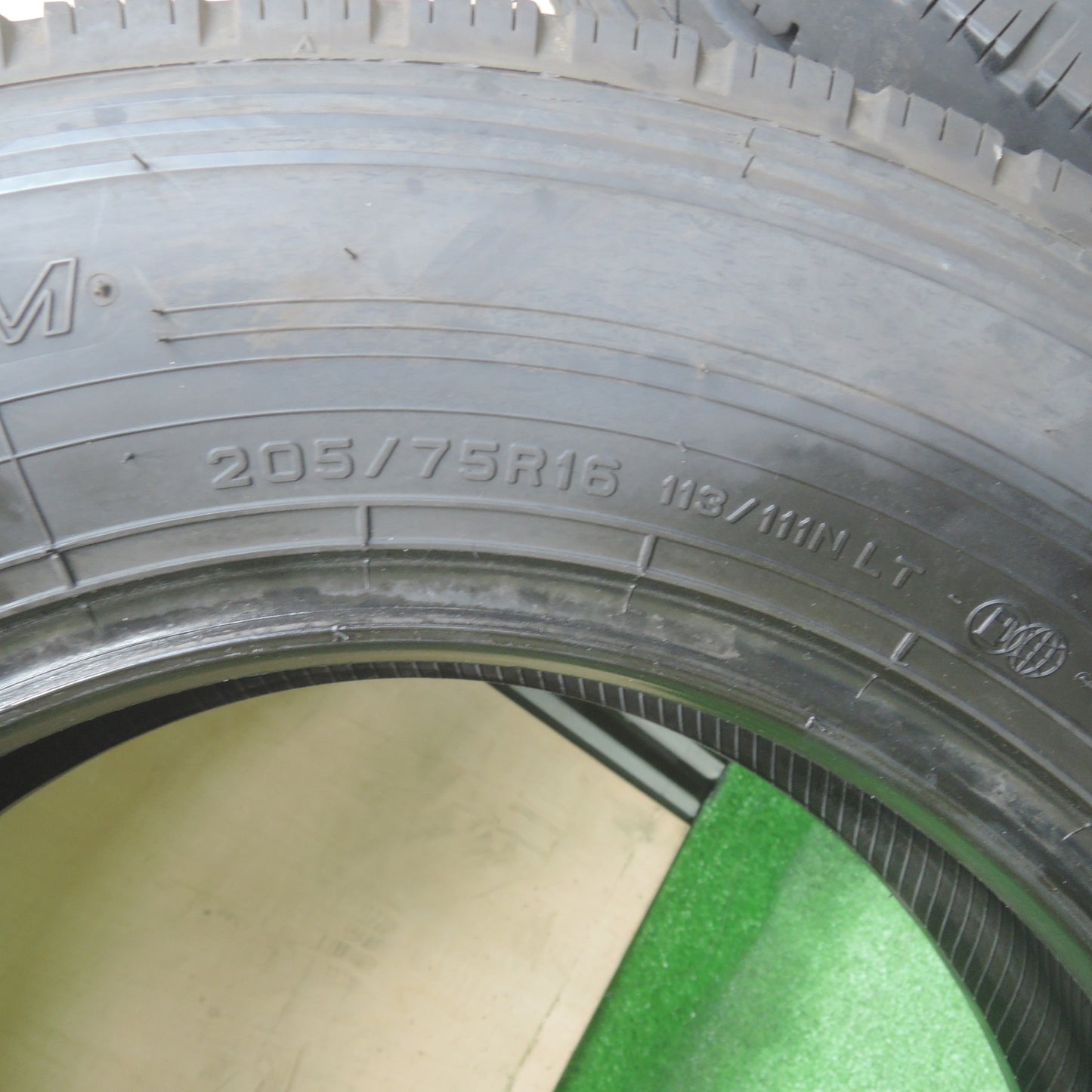 *送料無料* バリ溝！23年！9分★トラック タイヤ 205/75R16 113/111N ダンロップ エナセーブ SPLT50M 16インチ★4042411KMノタ