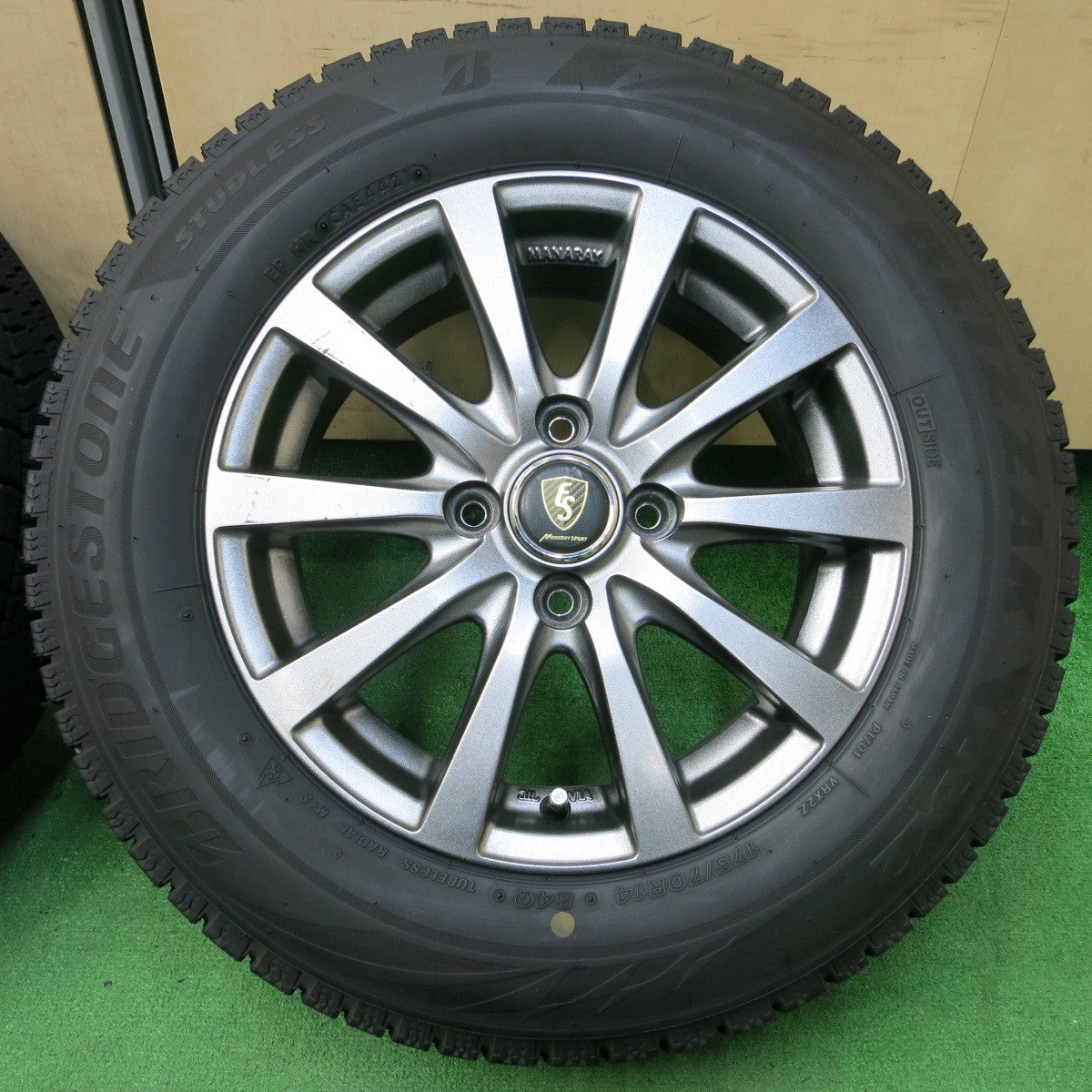 *送料無料* バリ溝！21年！9.5分以上★スタッドレス 175/70R14 ブリヂストン ブリザック VRX2 MANARAY SPORT マナレイスポーツ PCD100/4H★4042303イス