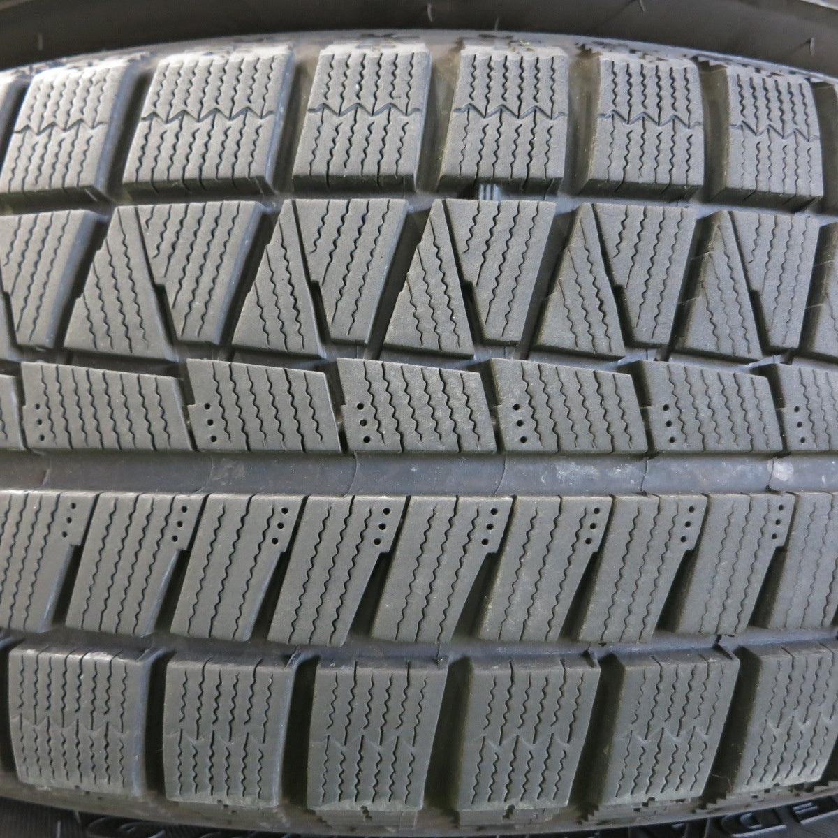 *送料無料* バリ溝！22年！8.5分★スタッドレス 215/60R16 ブリヂストン アイスパートナー2 TOPRUN トップラン 16インチ PCD114.3/5H★4051105イス