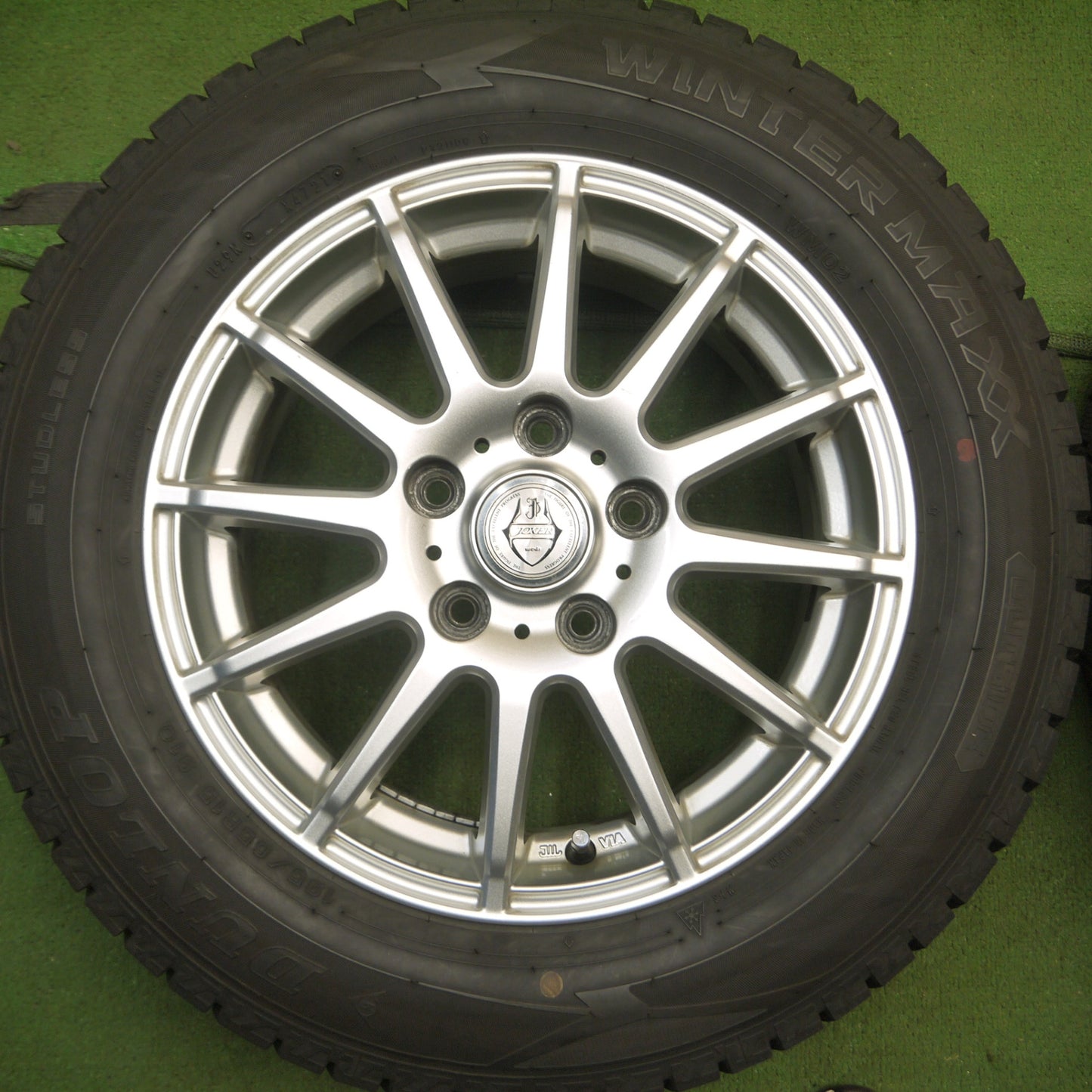 *送料無料* バリ溝！21年！キレイ！9.5分★スタッドレス 195/65R15 ダンロップ ウインターマックス WM02 JOKER ジョーカー PCD114.3/5H★4040101Hス