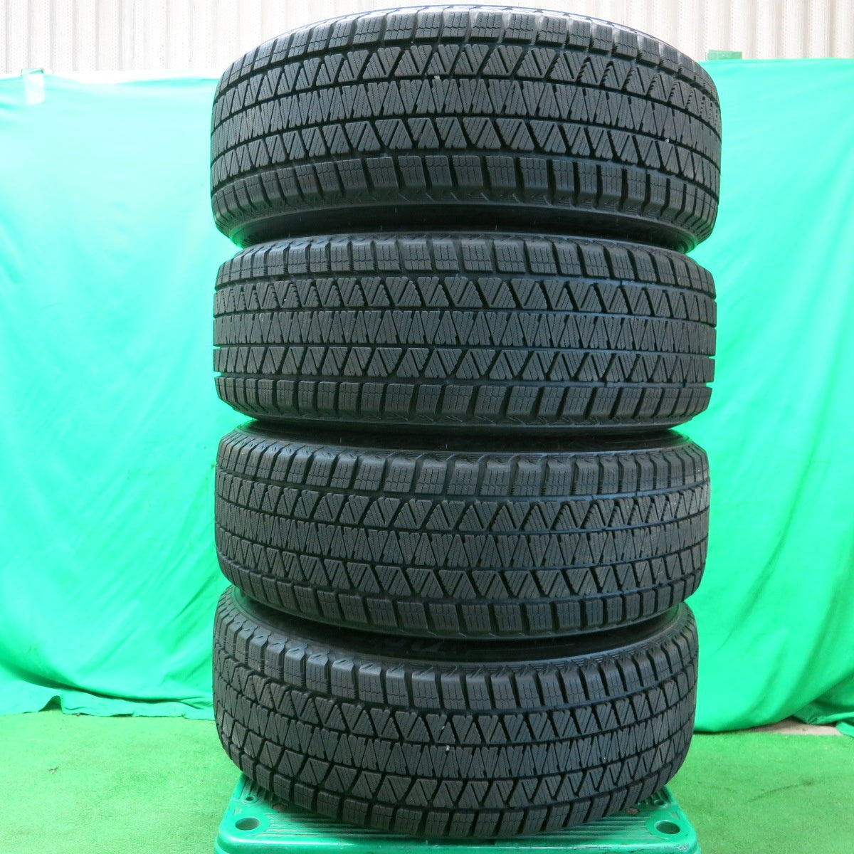 *送料無料* バリ溝！20年！キレイ！9.5分★スタッドレス LEONIS MX 225/60R18 ブリヂストン ブリザック DM-V3 レオニス PCD114.3/5H★4052401ナス