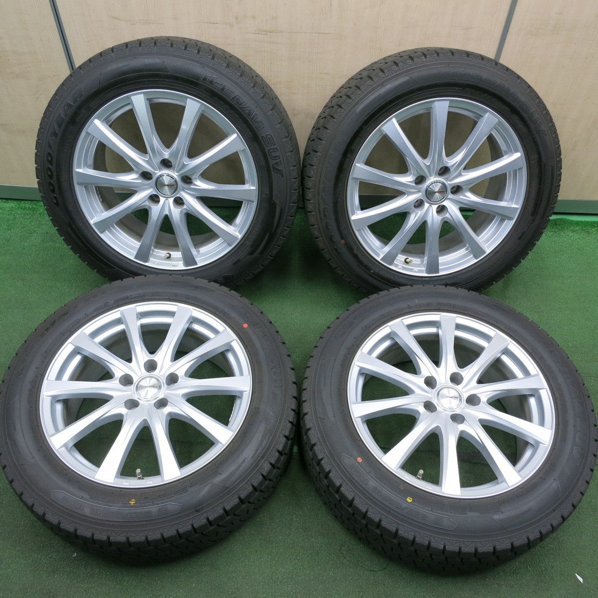 *送料無料* バリ溝！20年！キレイ！9.5分以上★スタッドレス 225/60R18 グッドイヤー アイスナビ SUV ravrion RS01 ラブリオン 18インチ PCD114.3/5H★4051503HAス