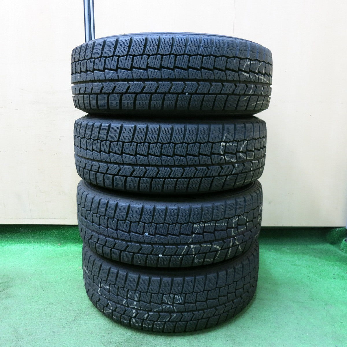 [送料無料] バリ溝！21年！キレイ！9.5分★スタッドレス 205/60R16 ダンロップ ウインターマックス WM02 VELVA CHARGE ヴェルヴァ 16インチ PCD114.3/5H★4112908SYス