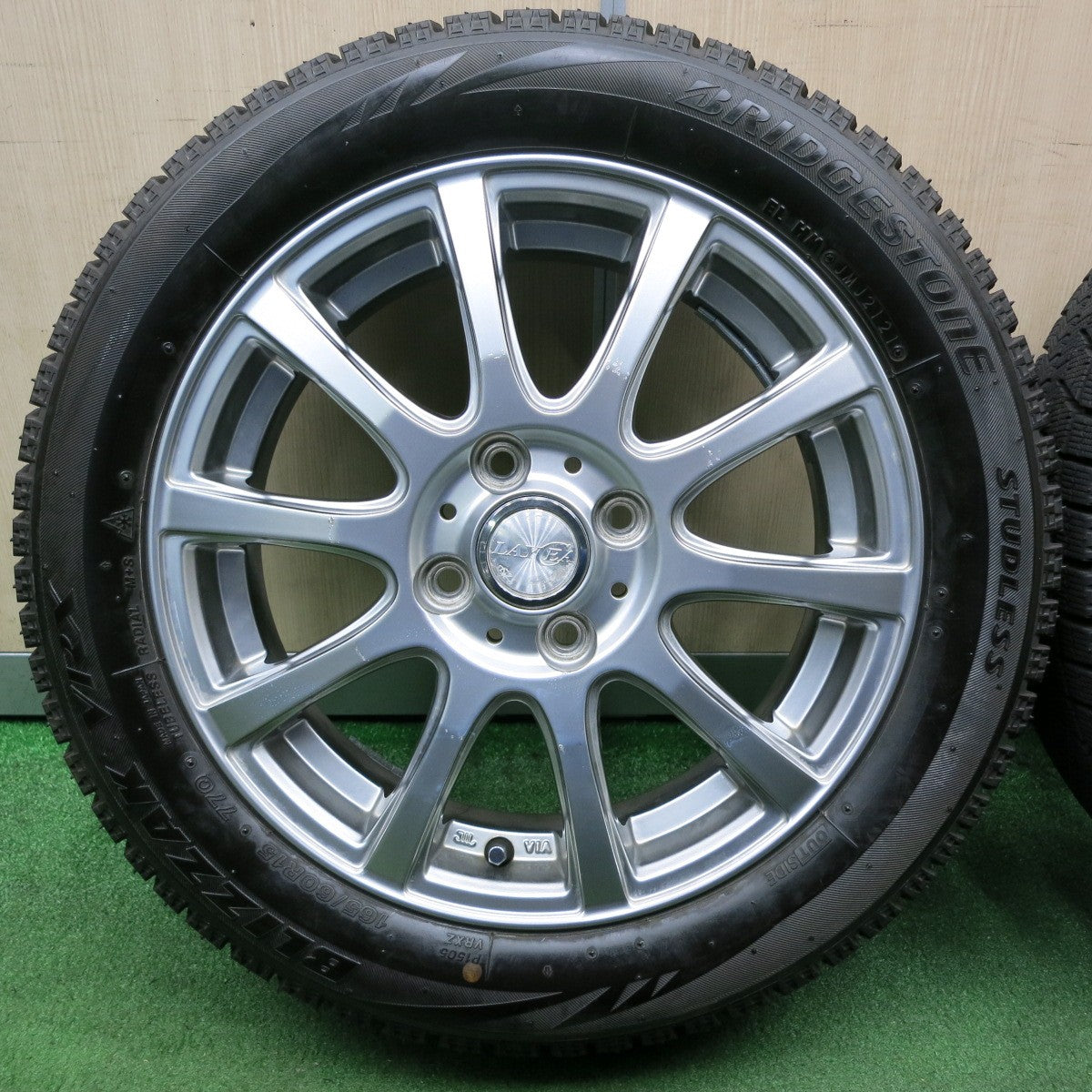 *送料無料* 超バリ溝！21年！ほぼ10分★スタッドレス 165/60R15 ブリヂストン ブリザック VRX LAYCEA レイシア 15インチ PCD100/4H★4032402NJス