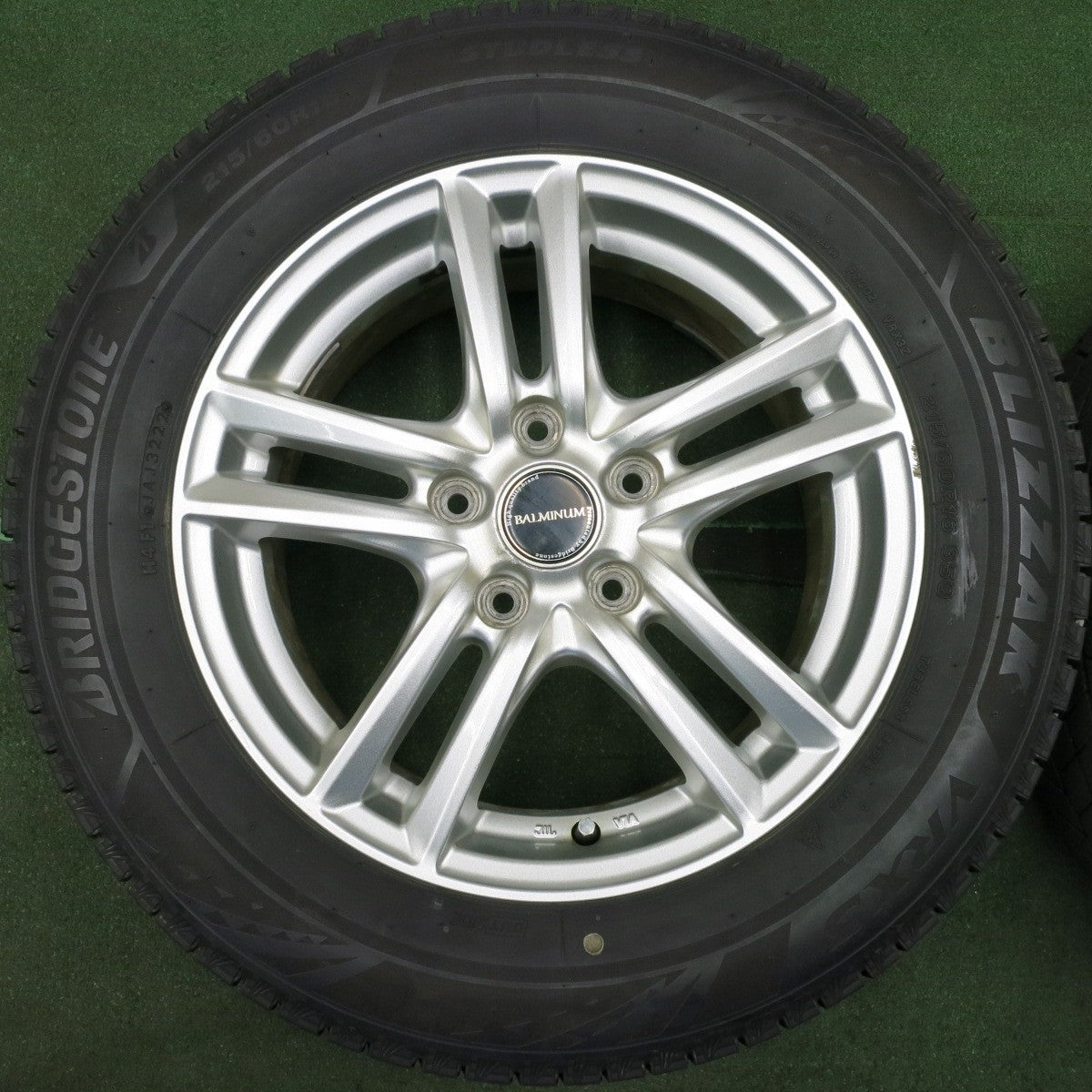 *送料無料* バリ溝！22年！9.5分★スタッドレス 215/60R16 ブリヂストン ブリザック VRX3 BALMINUM バルミナ 16インチ PCD114.3/5H★4051402NJス