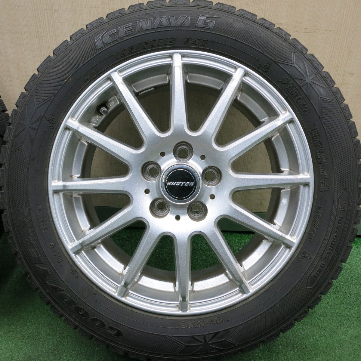 *送料無料* バリ溝！綺麗！9分★スタッドレス 185/60R15 グッドイヤー アイスナビ6 BUSTER バスター 15インチ PCD100/5H★4052306HAス