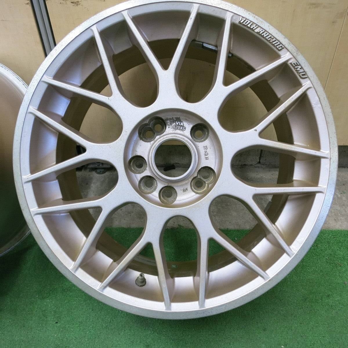 *送料無料* 2本価格★RAYS VOLK RACING EMU ホイール 17インチ レイズ ボルクレーシング 17×8JJ PCD114.3/4H  5H マルチ★4082801ナホ