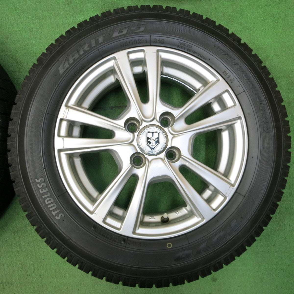 *送料無料* 超バリ溝！ほぼ10分★スタッドレス 175/70R14 トーヨー ガリット G5 JOKER weds ジョーカー 14インチ PCD100/4H★4051410イス