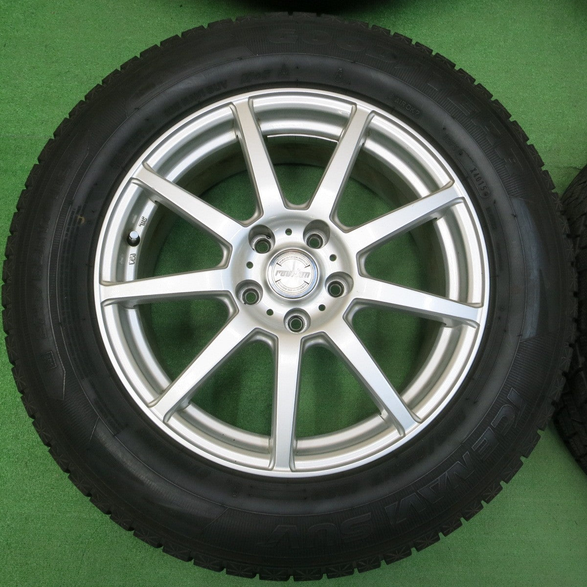 *送料無料* バリ溝！キレイ！9.5分★スタッドレス 225/65R17 グッドイヤー アイスナビ SUV ravrion ラブリオン 17インチ PCD114.3/5H★4040902イス