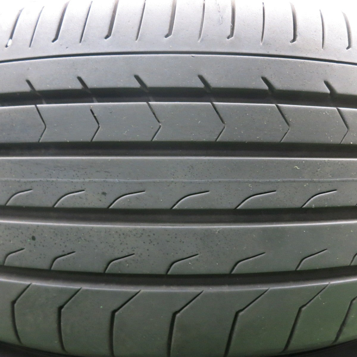 *送料無料* バリ溝！21年！キレイ！9.5分★トヨタ 30系 アルファード 純正 235/50R18 ヨコハマ BluEarth-RV RV03 18インチ PCD114.3/5H★4051303HAノ