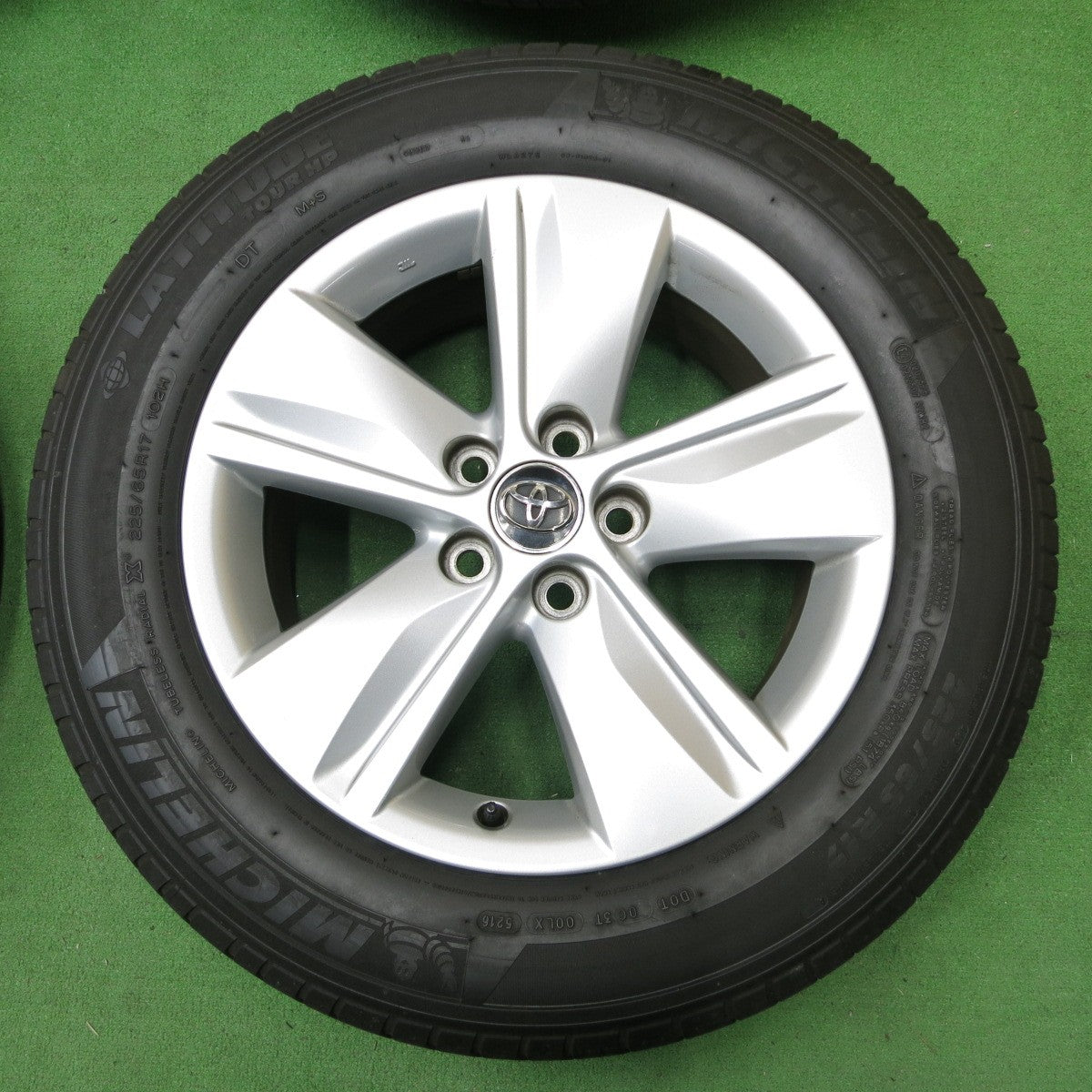 *送料無料* キレイ★トヨタ 60系 ハリアー 純正 225/65R17 ミシュラン LATITUDE TOUR HP 17インチ PCD114.3/5H★4062805ナノ