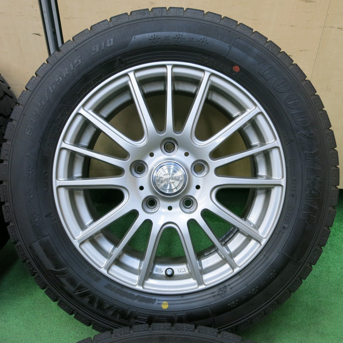 在庫有 195/65R16 92Q スタッドレスタイヤホイールセット グッドイヤー アイスナビ7(数量限定) 痒かっ #