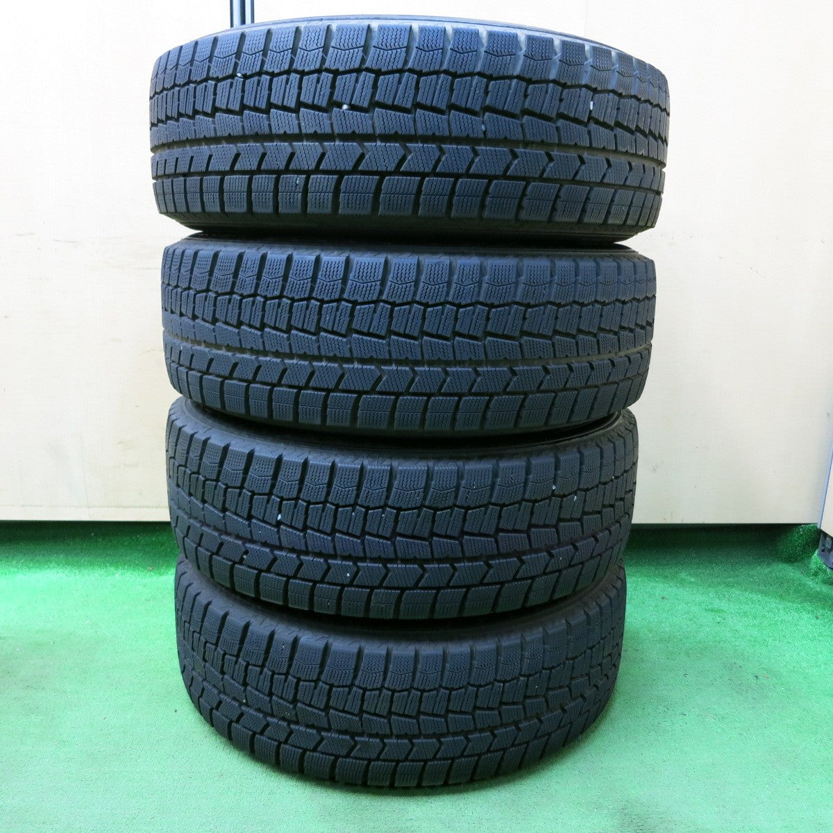 *送料無料* バリ溝！21年！キレイ！9.5分以上★スタッドレス 215/60R17 ダンロップ ウインターマックス WM02 PRD 17インチ PCD114.3/5H★4082005SYス