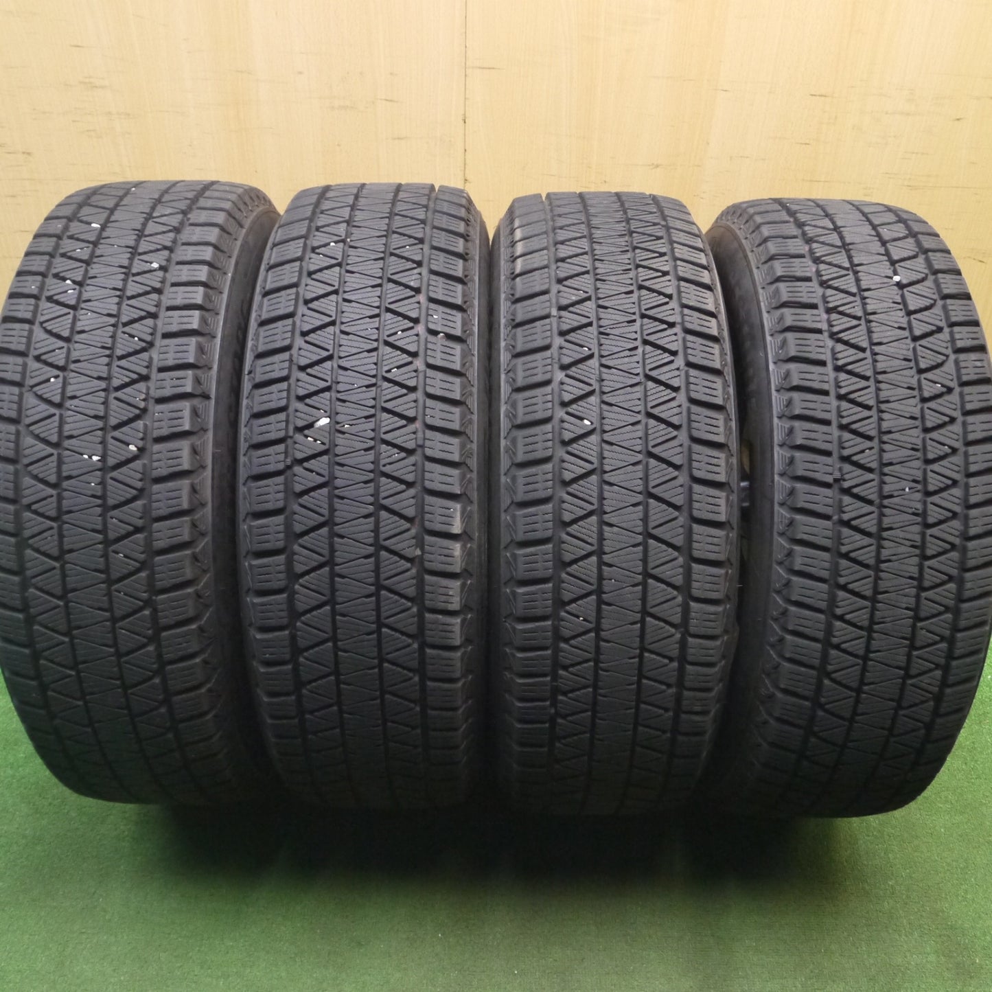 [送料無料] バリ溝！キレイ！9分★スタッドレス 225/65R17 ブリヂストン ブリザック DM-V3 NIRVANA NV ニルバーナ ニルヴァーナ 17インチ PCD114.3/5H★5020703Hス