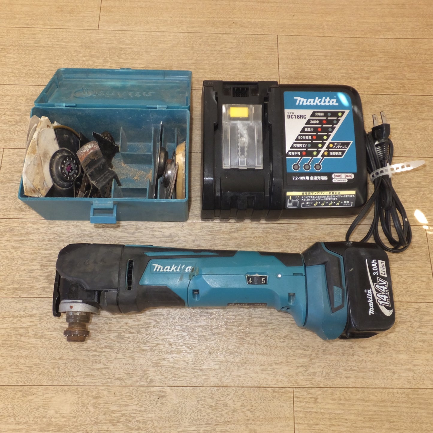 [送料無料] ★マキタ makita 充電式マルチツール TM41D　 バッテリ BL1430　充電器 DC18RC T　ほか 各種 付属品 セット★