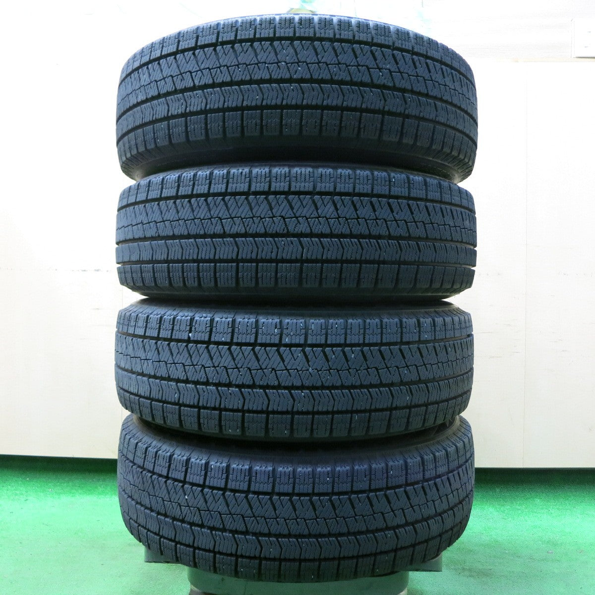 *送料無料* バリ溝！9分★スタッドレス 185/65R15 ブリヂストン ブリザック VRX2 FEID 15インチ PCD100 114.3/4H マルチ★4051005イス