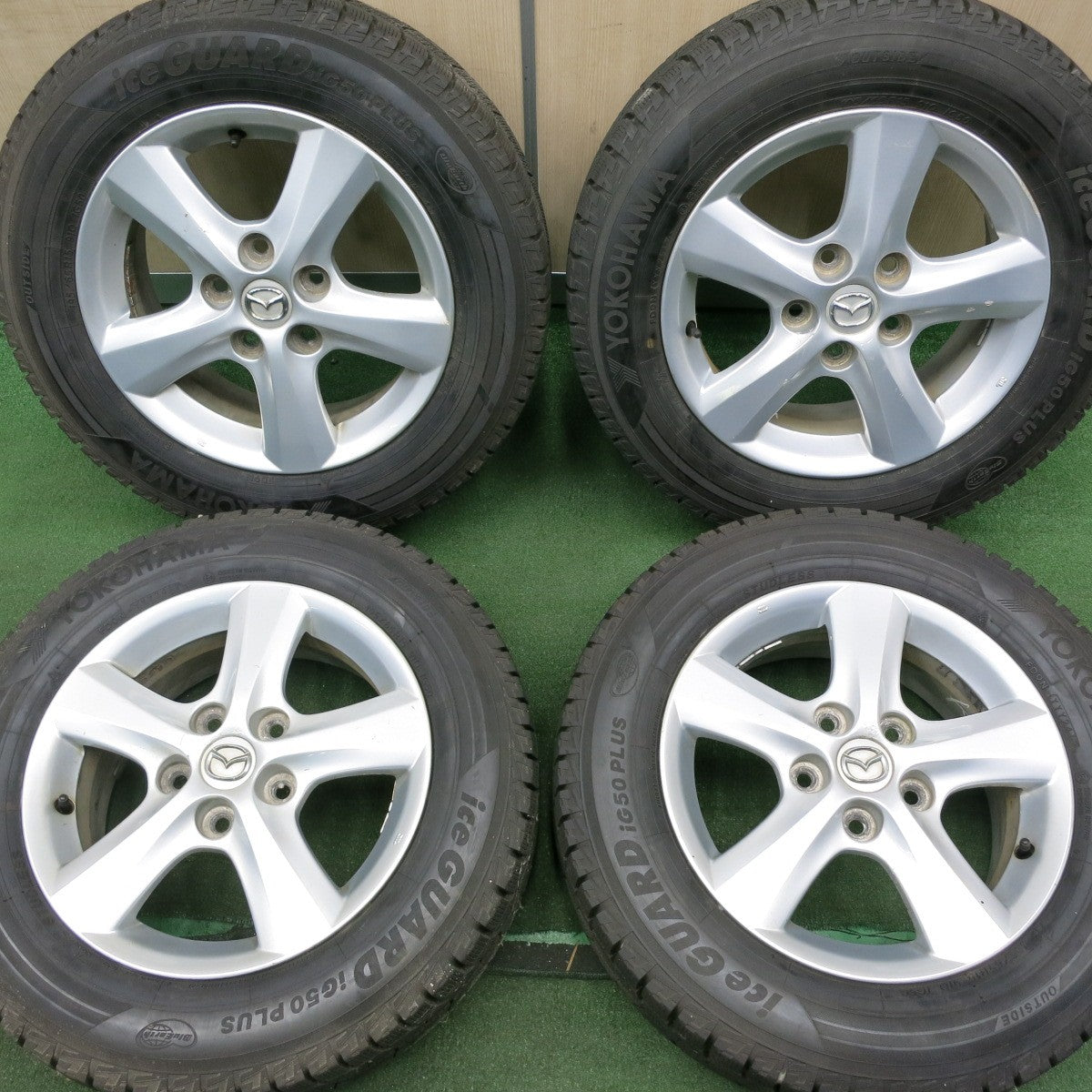 *送料無料* バリ溝！ほぼ10分★マツダ アクセラ 純正 195/65R15 スタッドレス ヨコハマ アイスガード iG50 プラス 15インチ PCD114.3/5H★4050303NJス