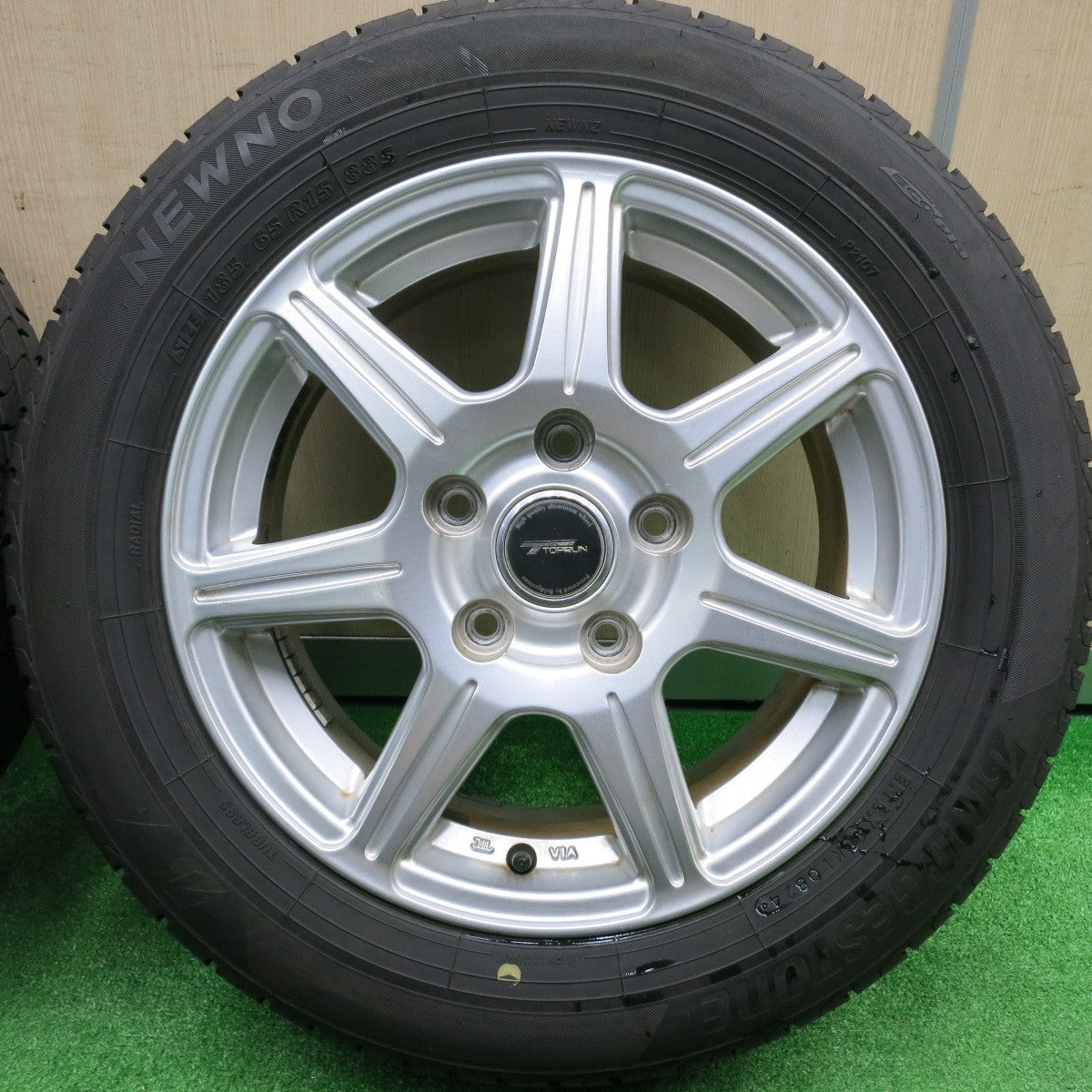 送料無料] バリ溝！24年！キレイ！9.5分以上☆185/65R15 ブリヂストン NEWNO TOPRUN トップラン ニューノ 15イ |  名古屋/岐阜の中古カー用品・工具の買取/販売ならガレージゲット