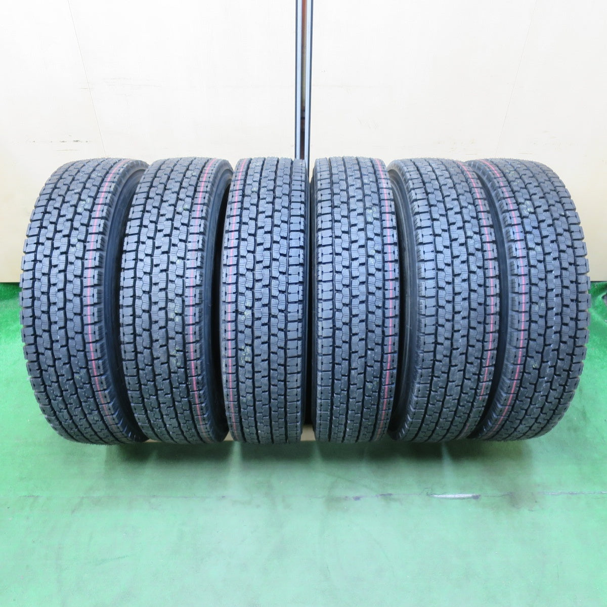 [送料無料] 未使用！24年★トラック タイヤ 225/80R17.5 123/122L スタッドレス ブリヂストン W999 17.5インチ★5012907イスタ