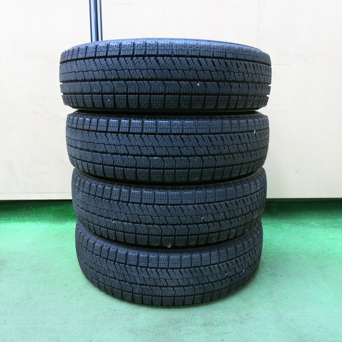 [送料無料] バリ溝！22年！キレイ！9.5分以上★スタッドレス 165/65R15 ブリヂストン ブリザック VRX2 BALMINUM バルミナ 15インチ ハスラー ソリオ 等 PCD100/4H★5010814SYス