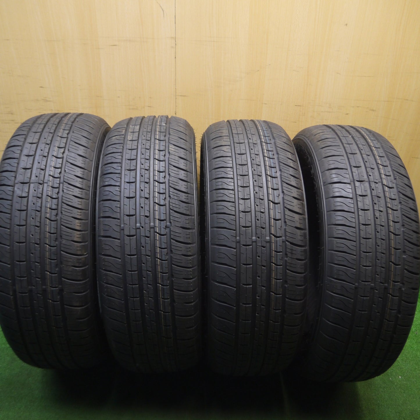 [送料無料] 新車外し！22年★265/55R20 ダンロップ グラントレック PT5A タイヤ 20インチ レクサス LX ランクル 等★5012402Hノタ