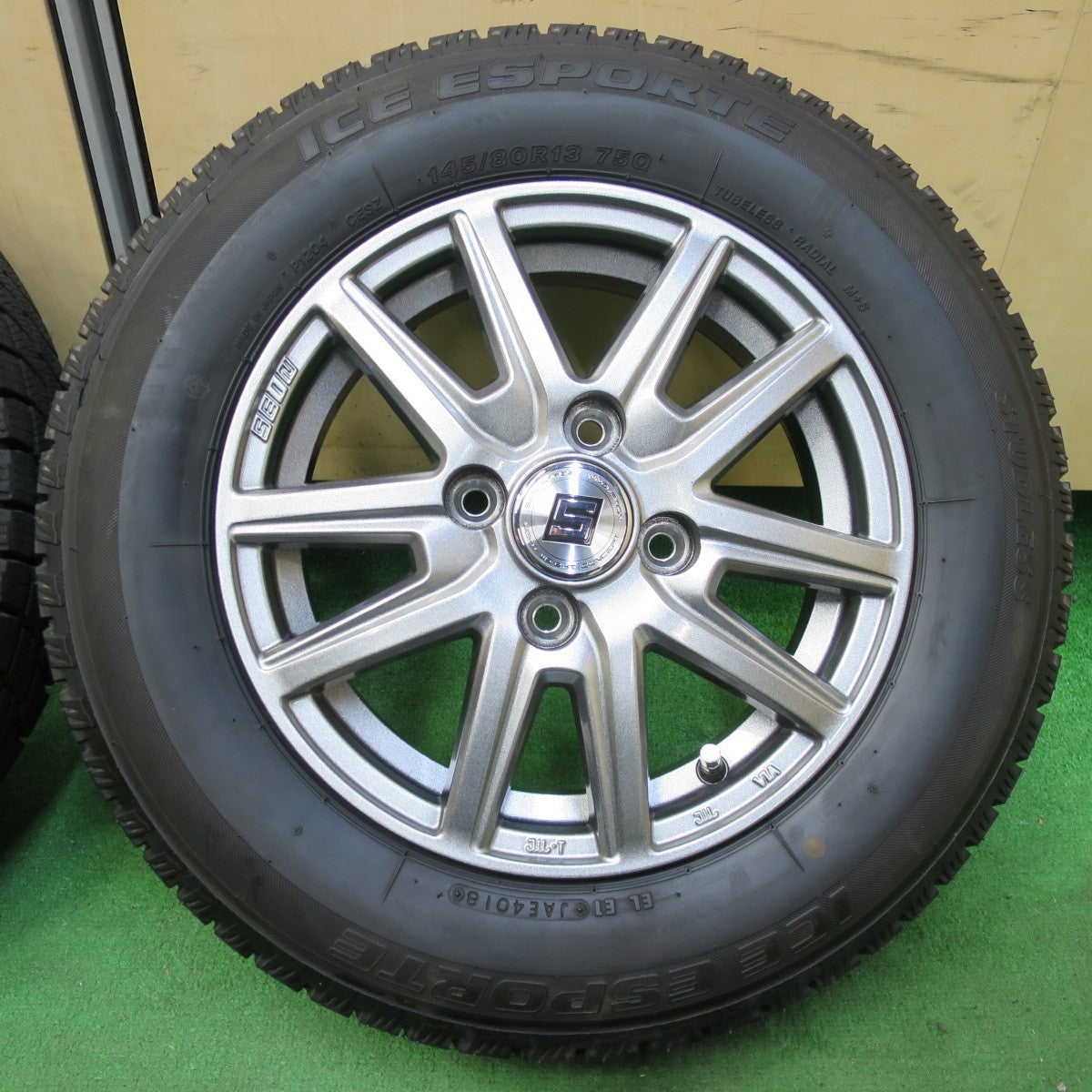 [送料無料] 超バリ溝！キレイ！ほぼ10分★スタッドレス 145/80R13 アイスエスポルテ SEIN ザイン 13インチ PCD100/4H★4101609イス