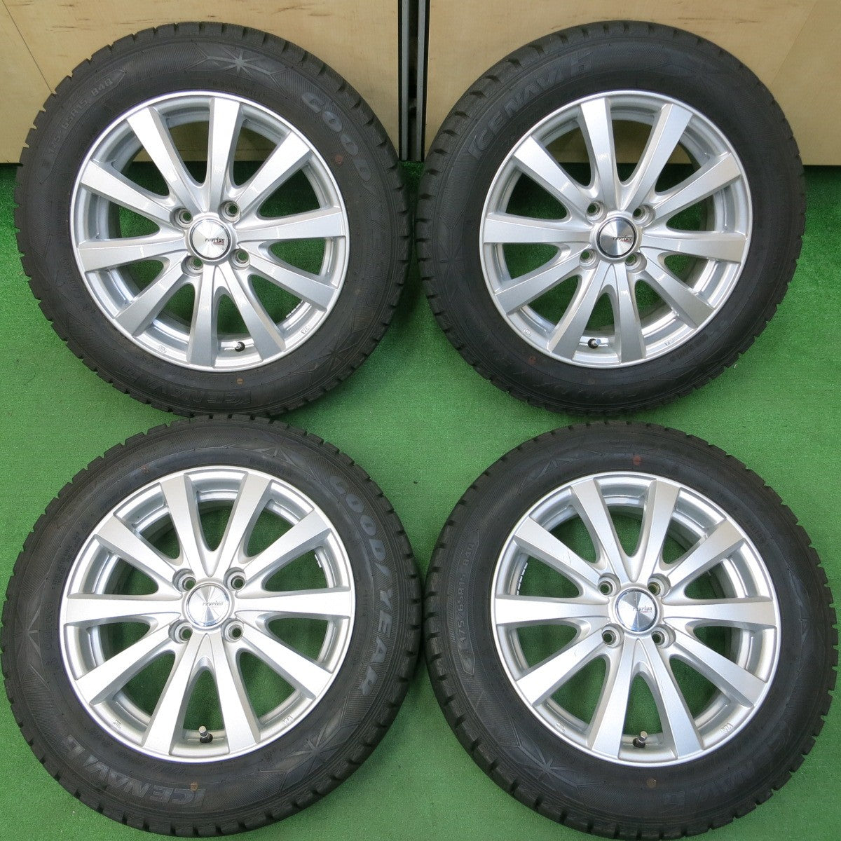 *送料無料* バリ溝！キレイ！9分★スタッドレス 175/65R15 グッドイヤー アイスナビ6 ravrion RS01 ラブリオン 15インチ PCD100/4H★4050101イス