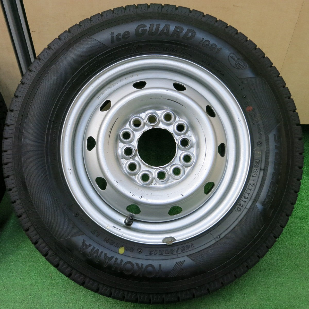 *送料無料* バリ溝！20年！9.5分★スタッドレス 145/80R12 80/78N ヨコハマ アイスガード iG91 スチール ホイール PCD100 110 114.3/4H マルチ★4042304イス