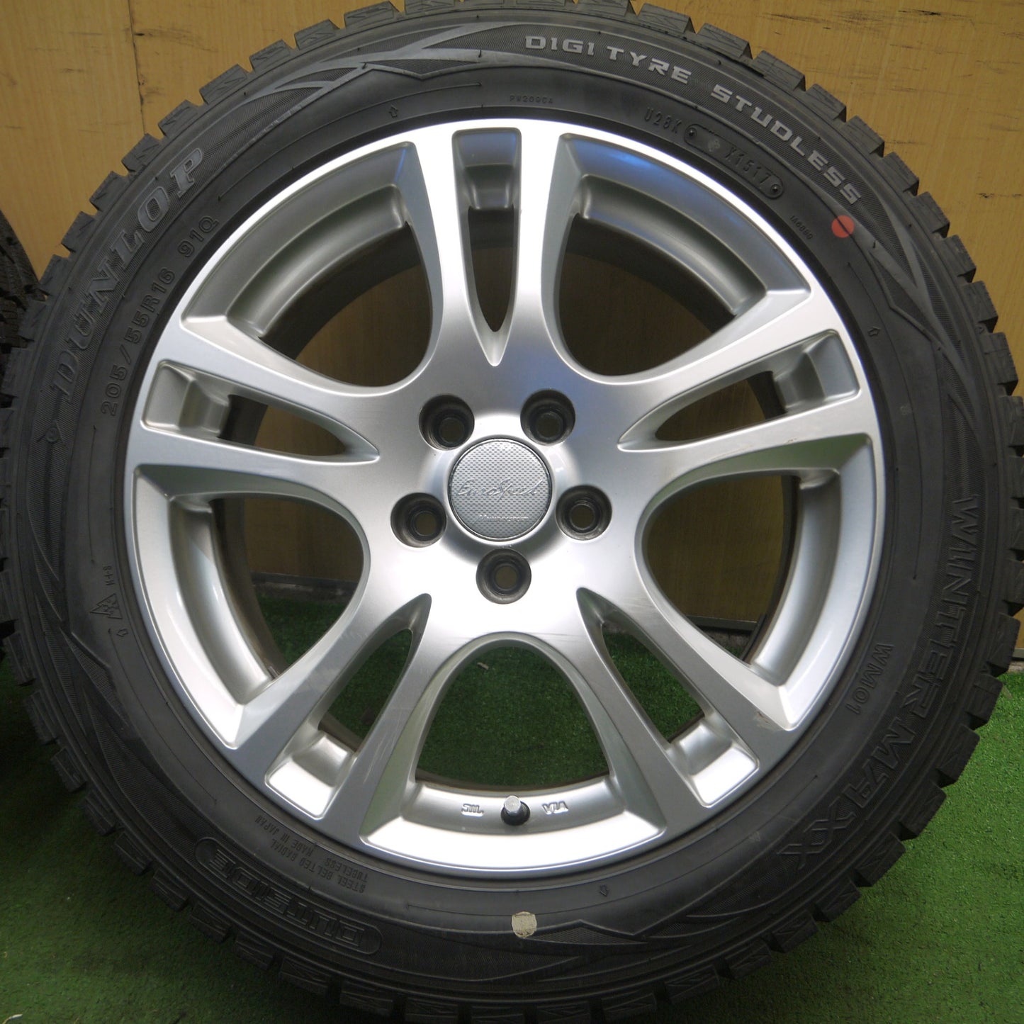 *送料無料* 超バリ溝！綺麗！ほぼ10分★スタッドレス 205/55R16 ダンロップ ウインターマックス WM01 EuroSpeed MANARAY SPORT PCD100/5H★4040105Hス