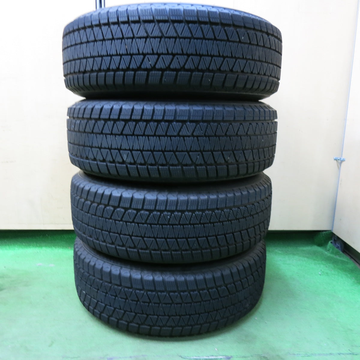 送料無料] バリ溝！22年！9.5分以上☆スタッドレス 235/65R18 ブリヂストン ブリザック DM-V3 Delmore デルモア |  名古屋/岐阜の中古カー用品・工具の買取/販売ならガレージゲット