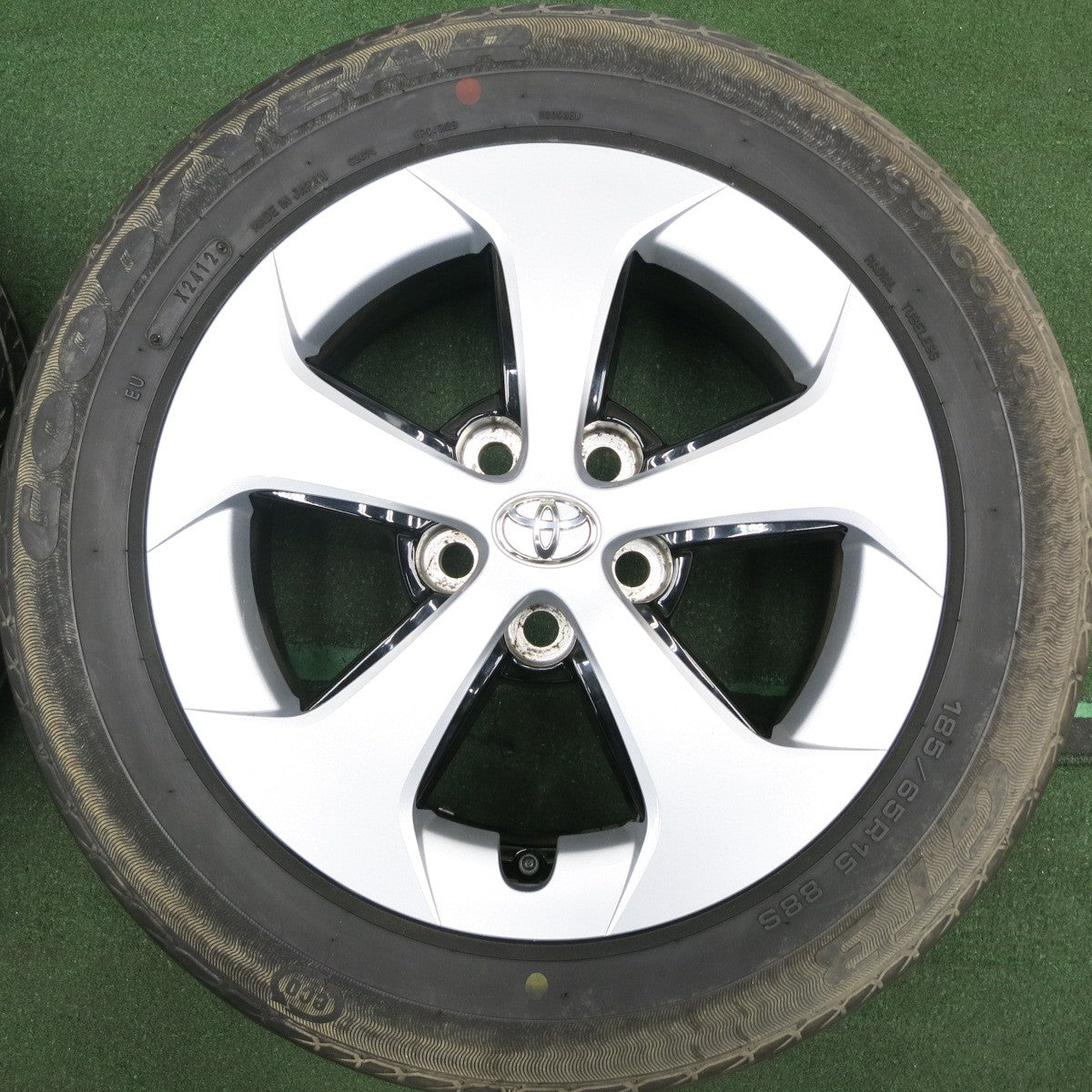 *送料無料* キレイ★トヨタ 30系 プリウス 純正 185/65R15 グッドイヤー GT3 15インチ PCD100/5H★4042706HAノ