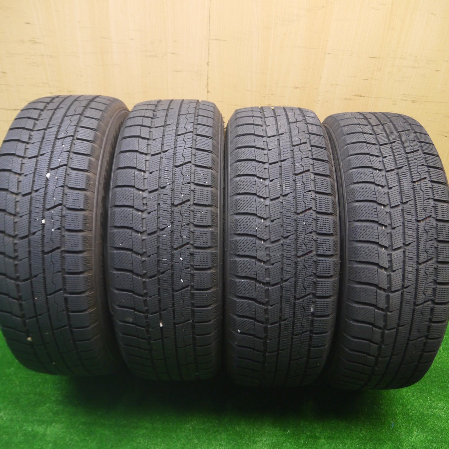 *送料無料* バリ溝！22年！キレイ！9.5分以上★スタッドレス 225/60R17 トーヨー ウインター トランパス TX ravrion RS01 ラブリオン PCD114.3/5H★4080503Hス