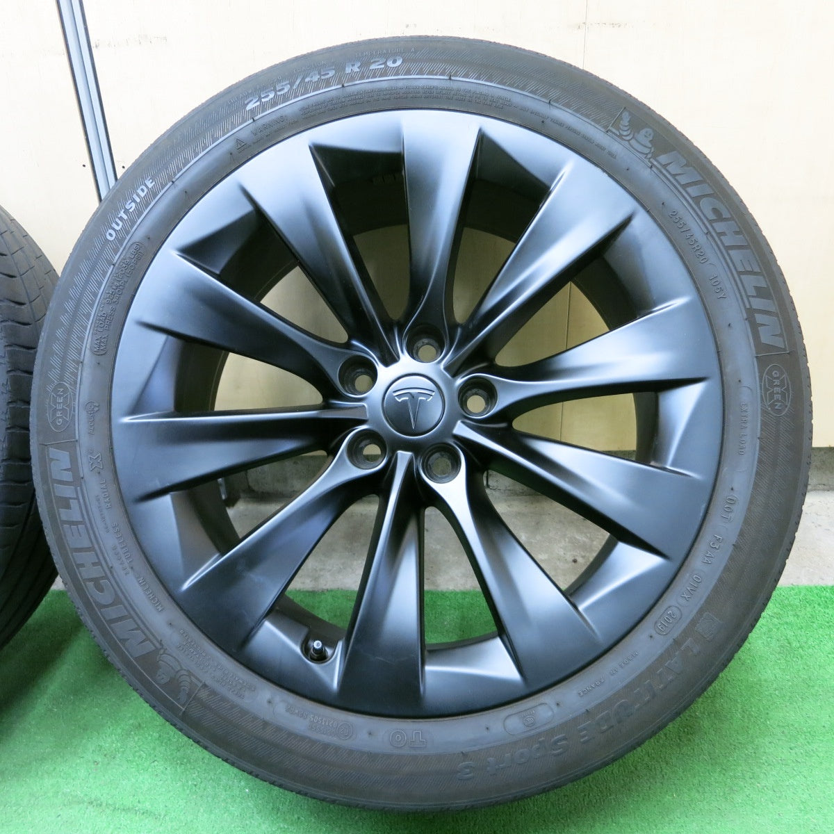 *送料無料* バリ溝！8.5分★テスラ モデルX 純正 255/45R20 275/45R20 ミシュラン LATITUDE Sport3 20インチ PCD120/5H★4060805ナノ