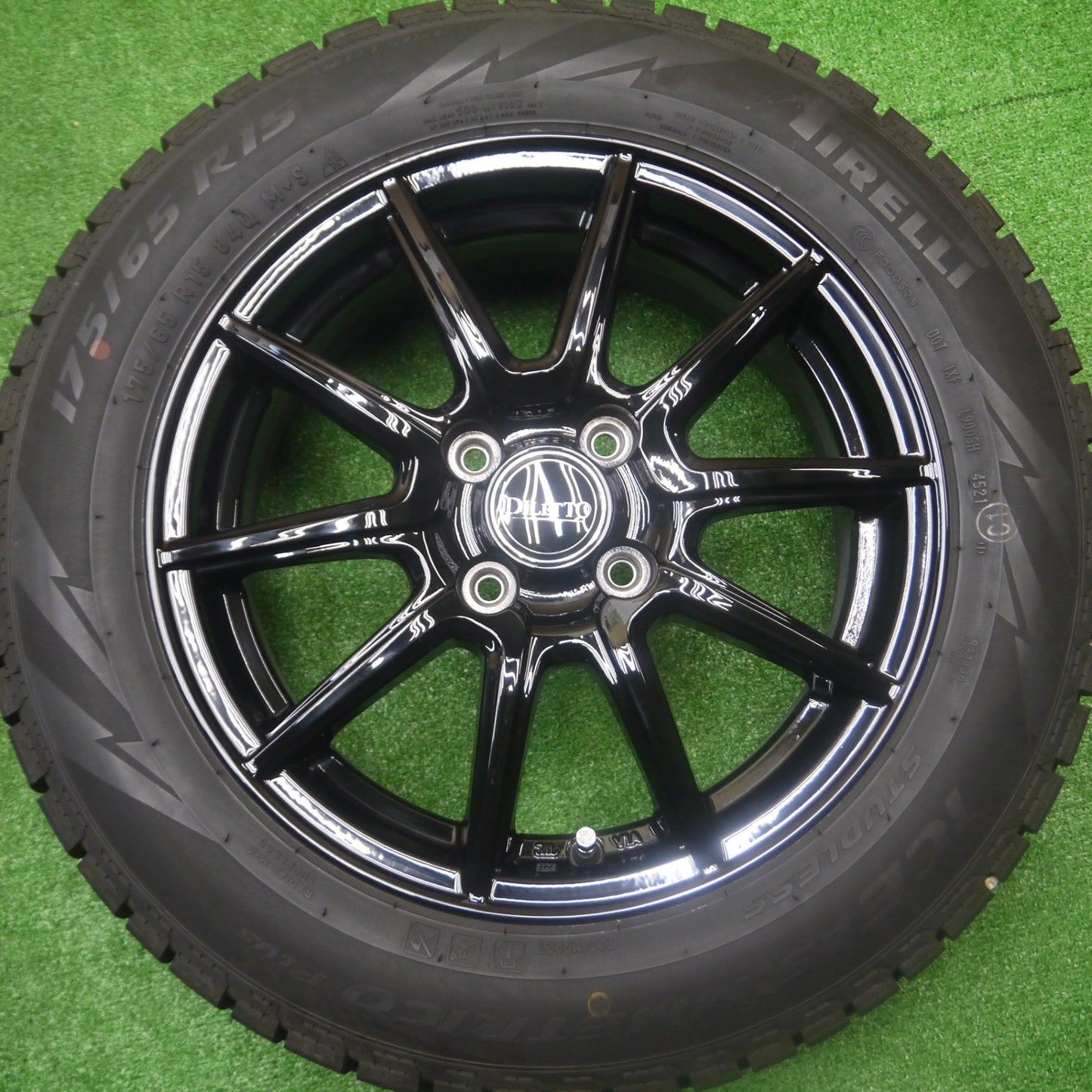 *送料無料* バリ溝！21年！キレイ！9.5分★スタッドレス 175/65R15 ピレリ アイスアシンメトリコ プラス DILETTO ディレット 15インチ PCD100/4H★4082706Hス