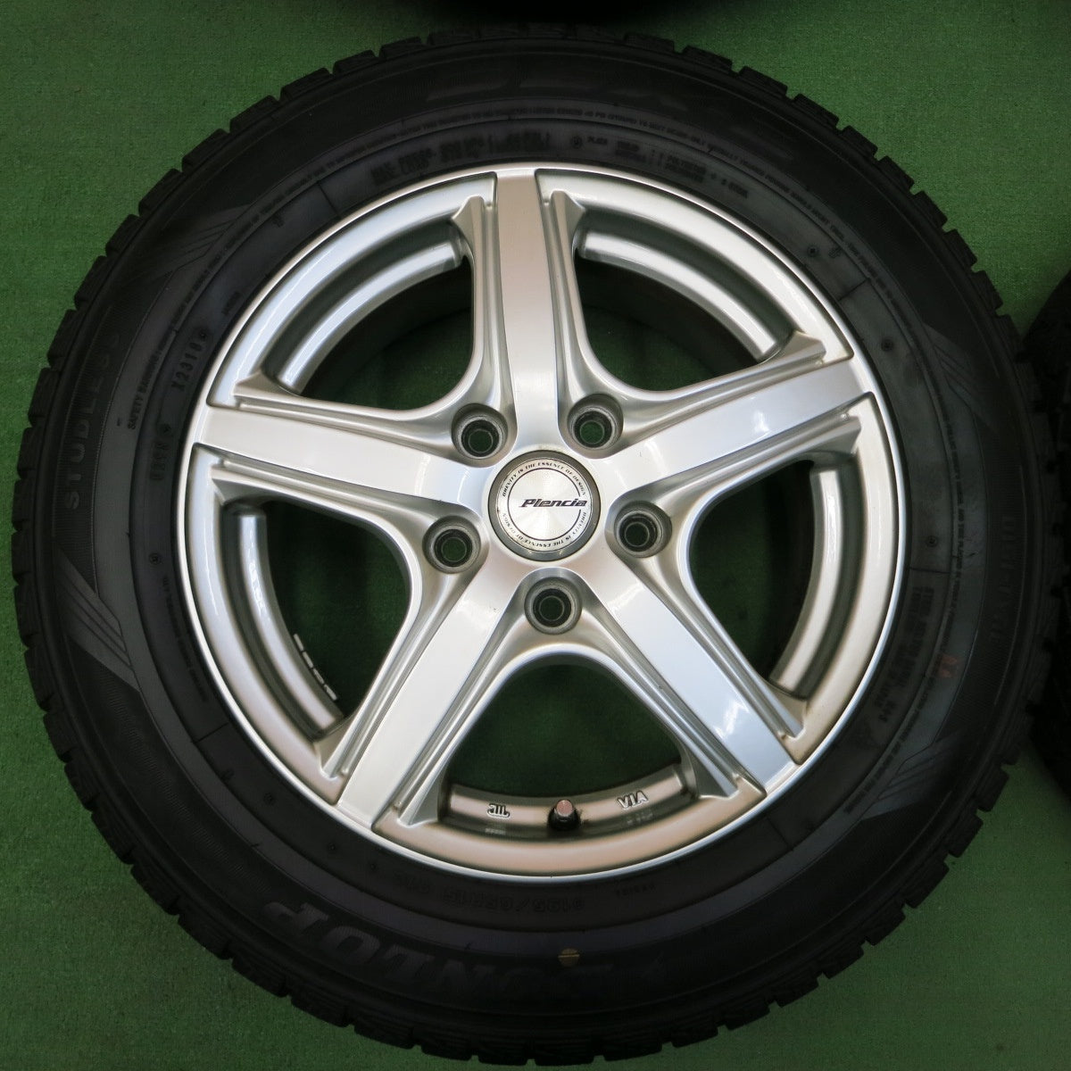 *送料無料* バリ溝！キレイ！9.5分以上★スタッドレス 195/65R15 ダンロップ DSX-2 Plencia プレンシア 15インチ PCD114.3/5H★4041906イス