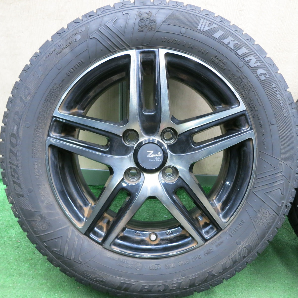 *送料無料* バリ溝！8.5分★175/70R14 バイキング CITYTECH2 Zmeist VS-1 14インチ  PCD100/4H★4070904HAノ