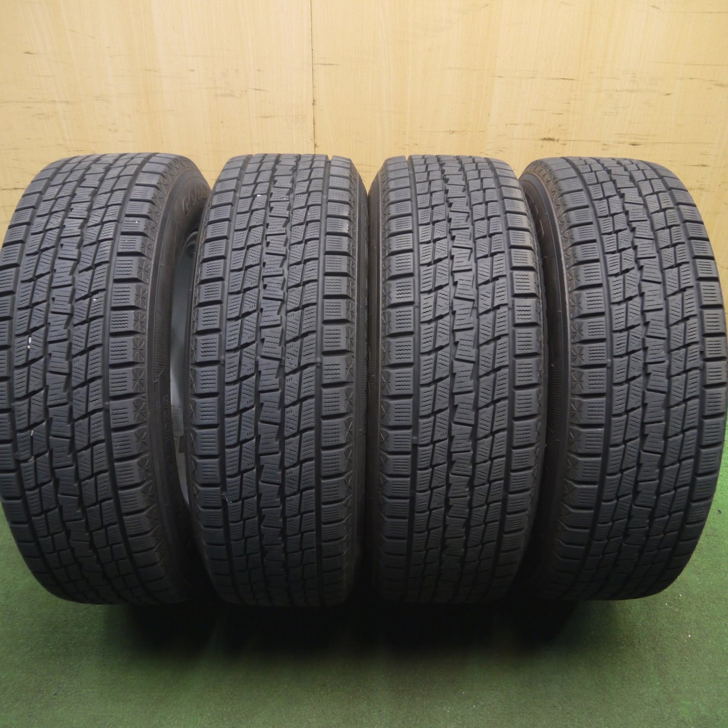 *送料無料* バリ溝！キレイ！9.5分★スタッドレス 225/65R17 グッドイヤー アイスナビ SUV V.E.X. VEX 17インチ PCD114.3/5H★4031905Hス