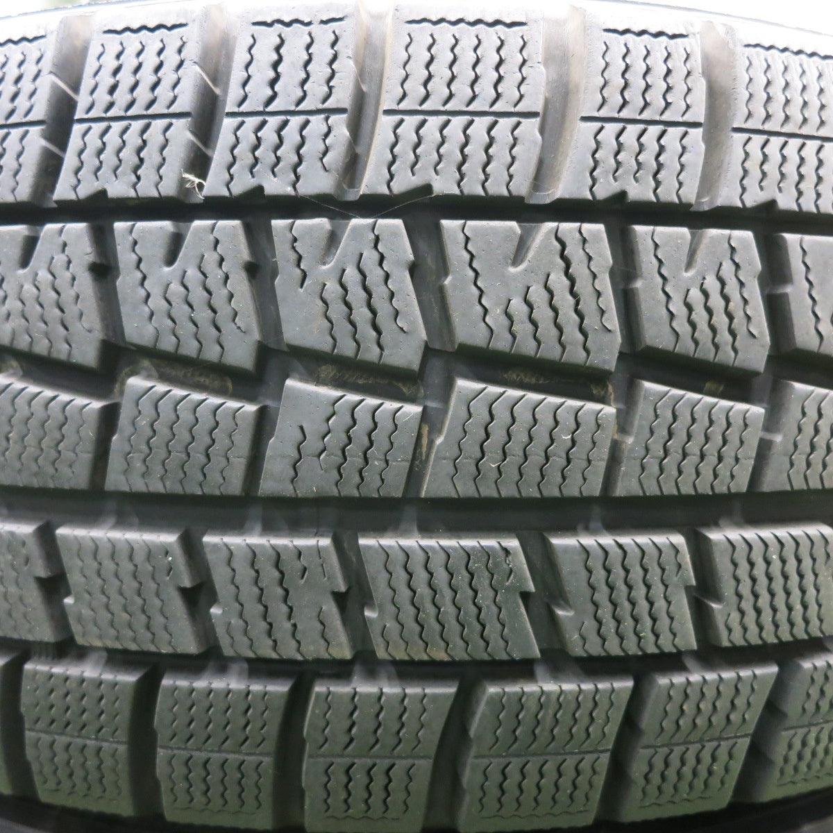 *送料無料* バリ溝！キレイ！9.5分★スタッドレス 215/60R17 ダンロップ ウインターマックス WM01 Tiradoδ ティラード 17インチ PCD114.3/5H★4052201HAス