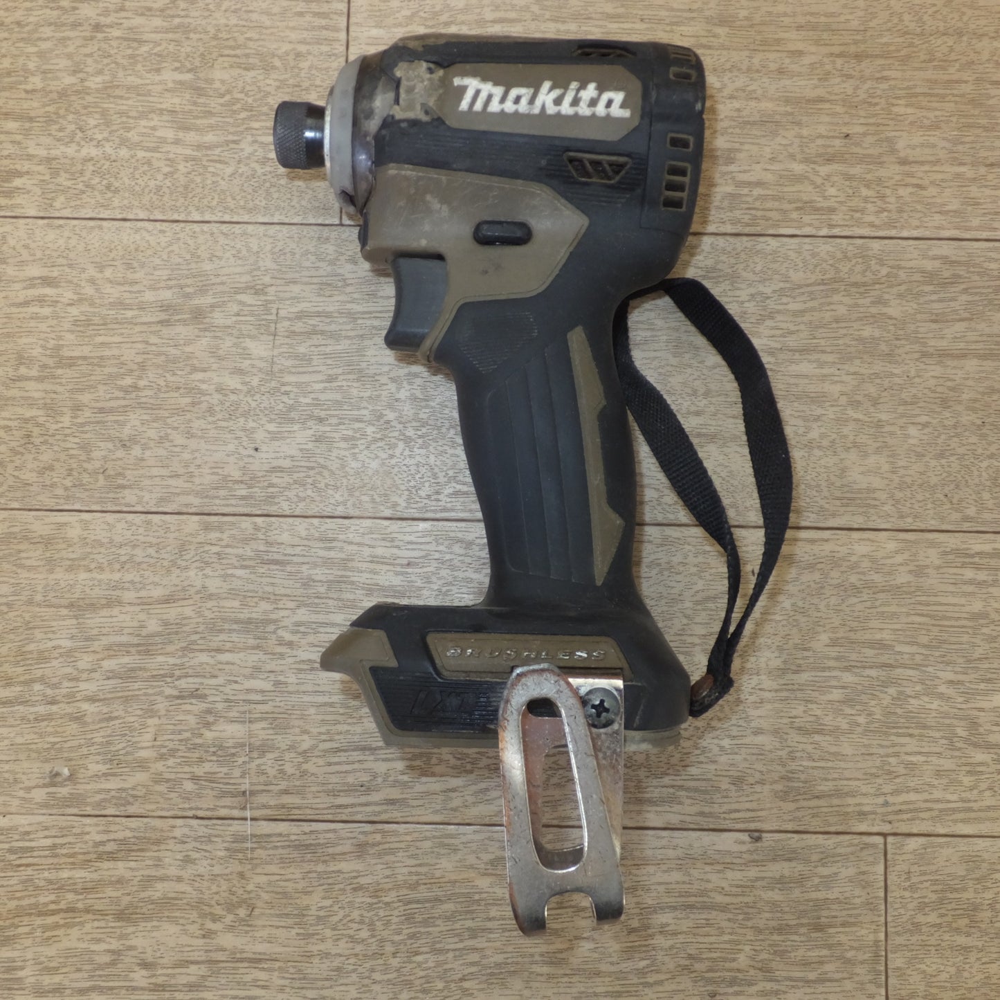 [送料無料] ★マキタ makita 充電式インパクトドライバ TD171DGXAB 18V 6.0Ah　バッテリ なし★