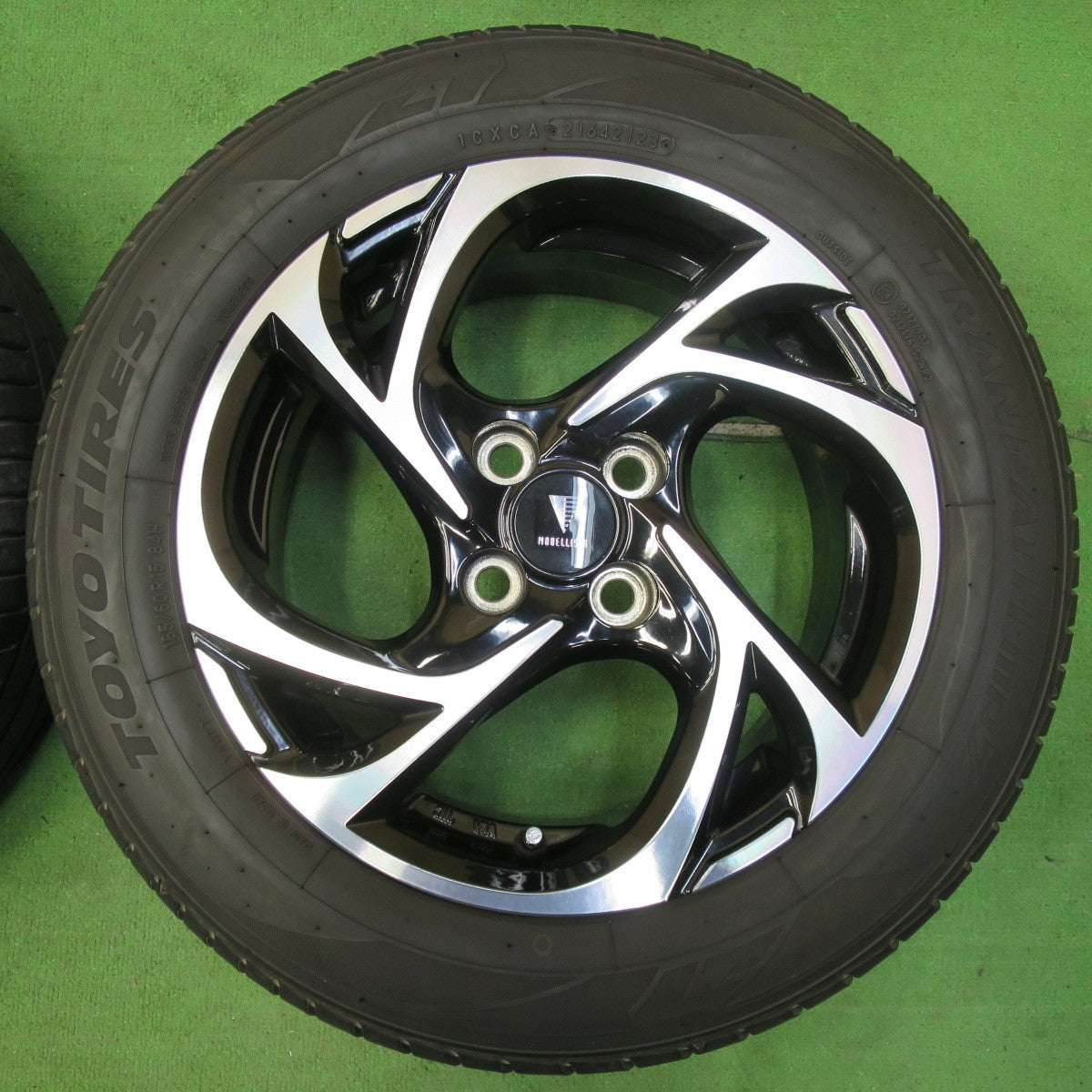 [送料無料] バリ溝！23年！キレイ！9.5分★トヨタ 純正 ヤリス アクア等 MODELLISTA SpinAir VI 185/60R15 トーヨー トランパス MP7 モデリスタ スピンエア6 PCD100/4H★4111604イノ