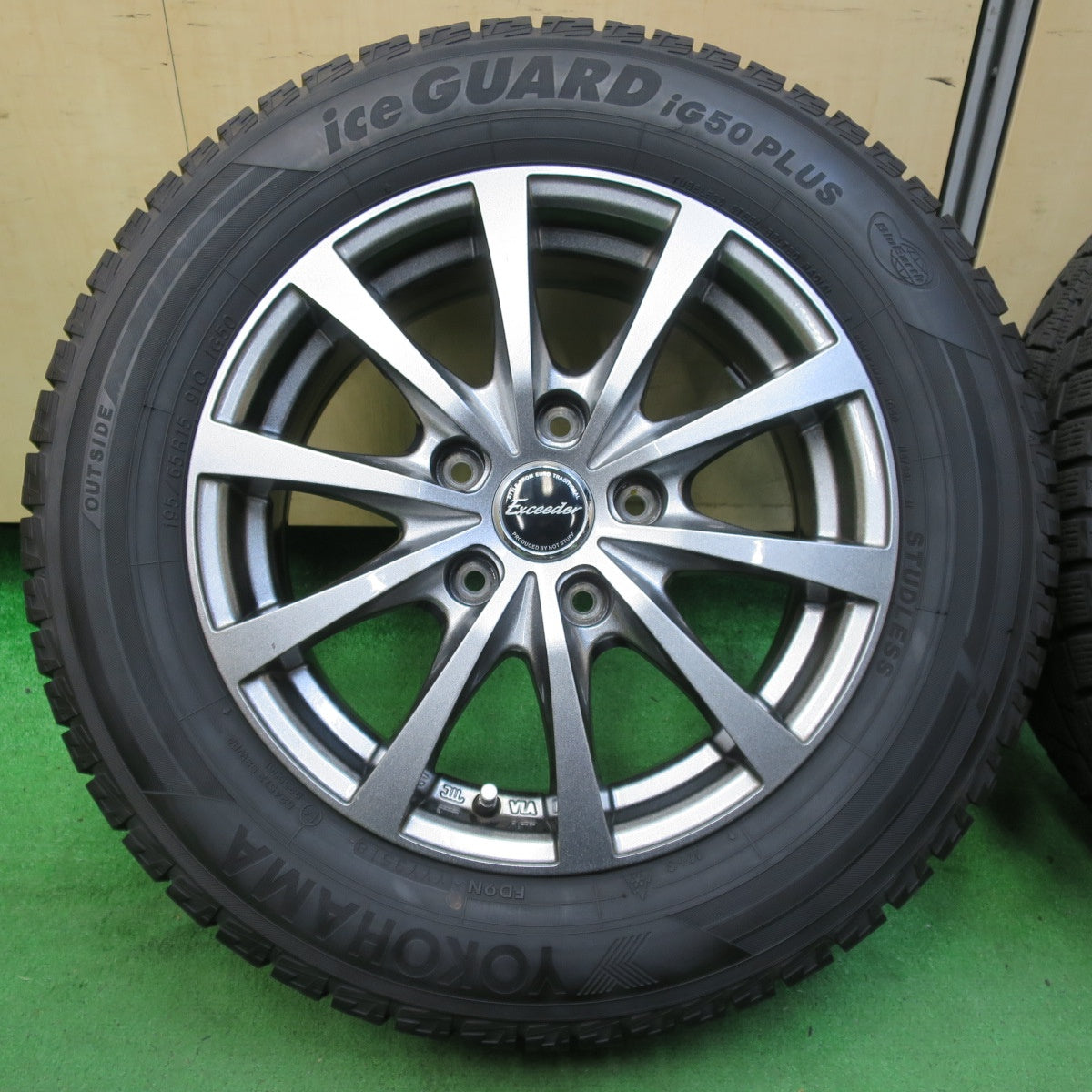 *送料無料* バリ溝！9.5分以上★スタッドレス 195/65R15 ヨコハマ アイスガード iG50 プラス Exceeder エクシーダー 15インチ PCD114.3/5H★4090501イス