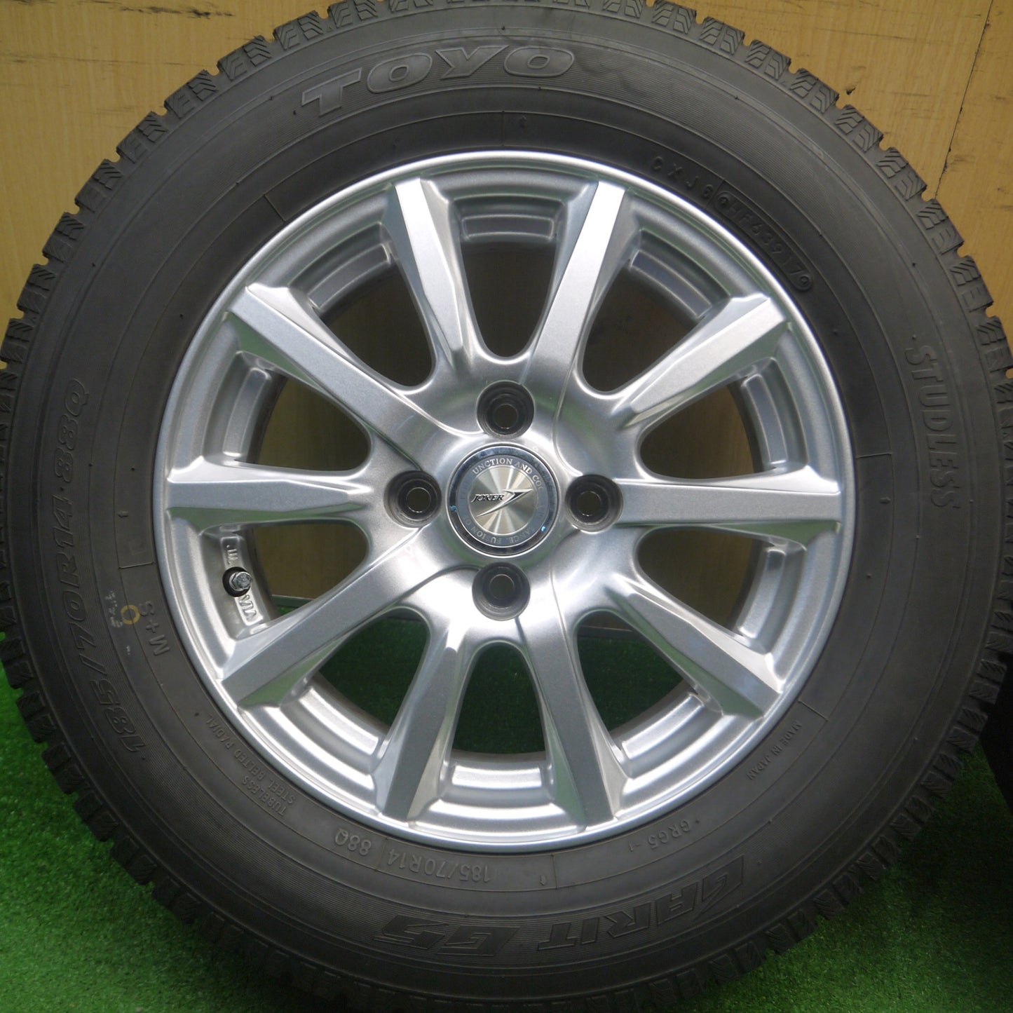 [送料無料] バリ溝！キレイ！9.5分★スタッドレス 185/70R14 トーヨー ガリット G5 JOKER ジョーカー 14インチ PCD100/4H★4112702Hス