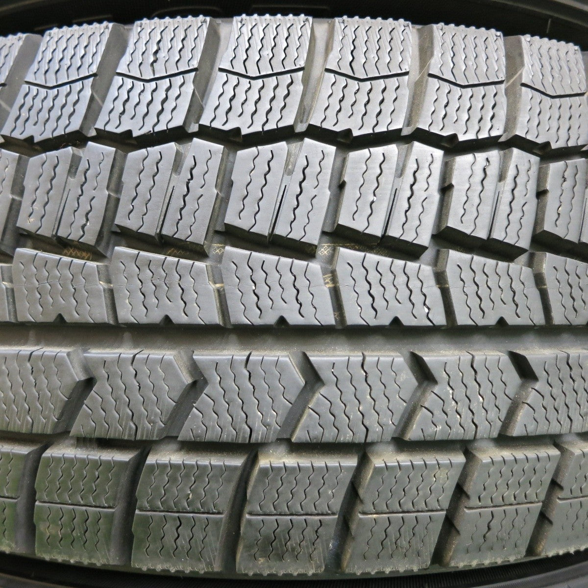 バリ溝！綺麗！9.5分以上★スタッドレス 195/65R15 ダンロップ WM02 スチール PCD100 114.3/4H マルチ★4050111イス
