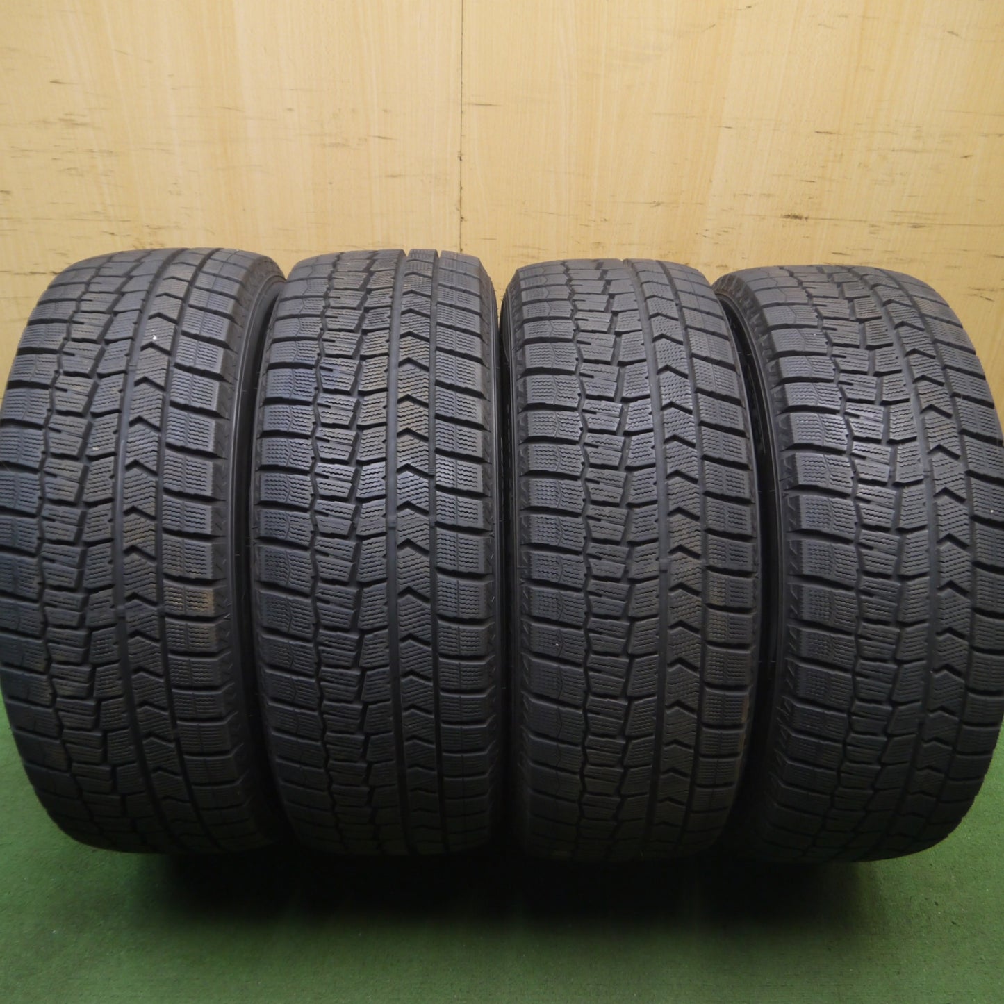 *送料無料* バリ溝！キレイ！9.5分★ベンツ 等 AGA 225/55R17 スタッドレス ダンロップ ウインターマックス WM02 17インチ PCD112/5H★4061903Hス