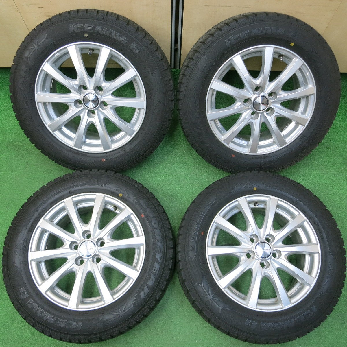 *送料無料* バリ溝！8.5分★プリウス 等 195/65R15 スタッドレス グッドイヤー アイスナビ6 ravrion RS01 ラブリオン PCD100/5H★4041313イス