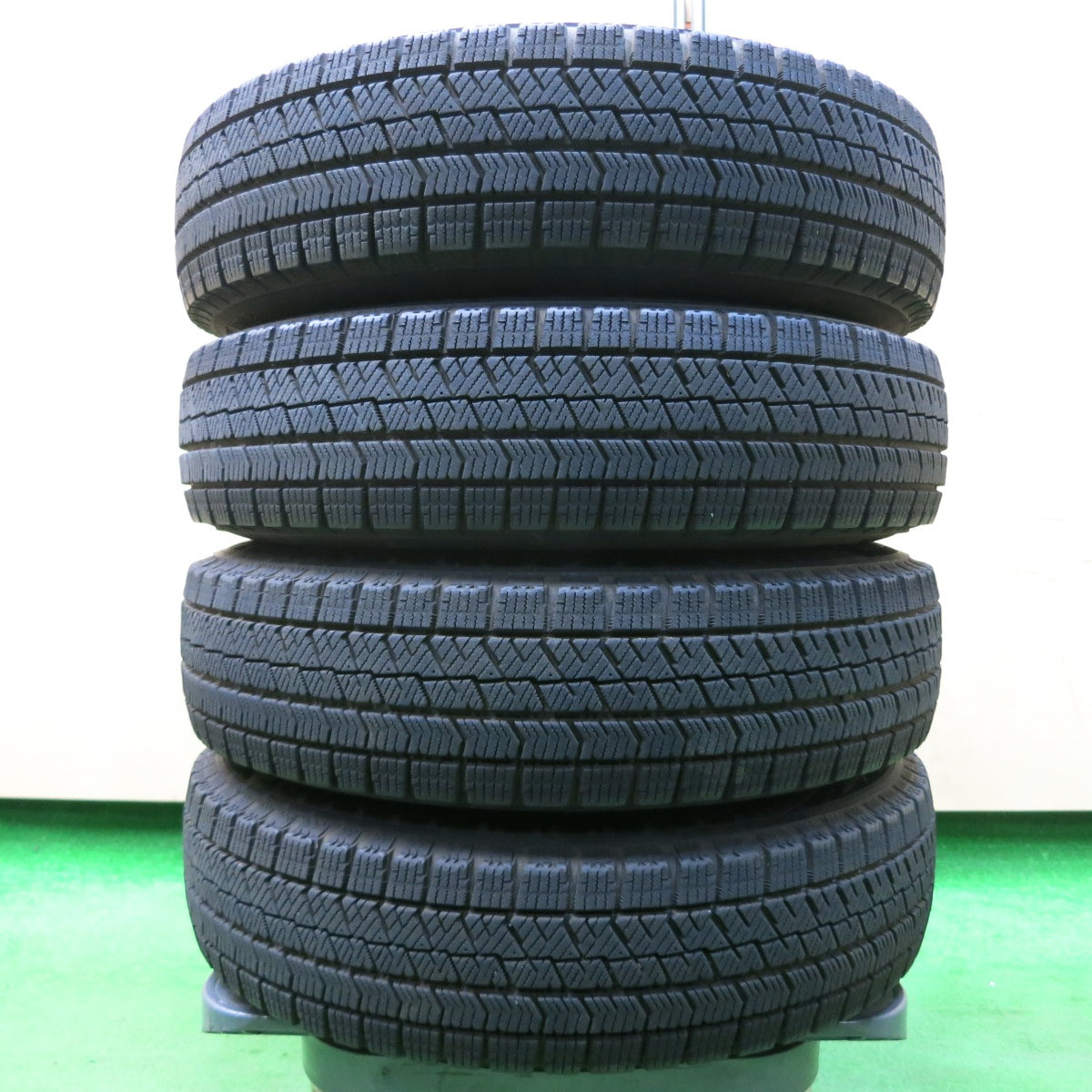 *送料無料* キレイ★スタッドレス 145/80R13 ブリヂストン ブリザック VRX2 TOPRUN トップラン 13インチ PCD100/4H★4032607イス